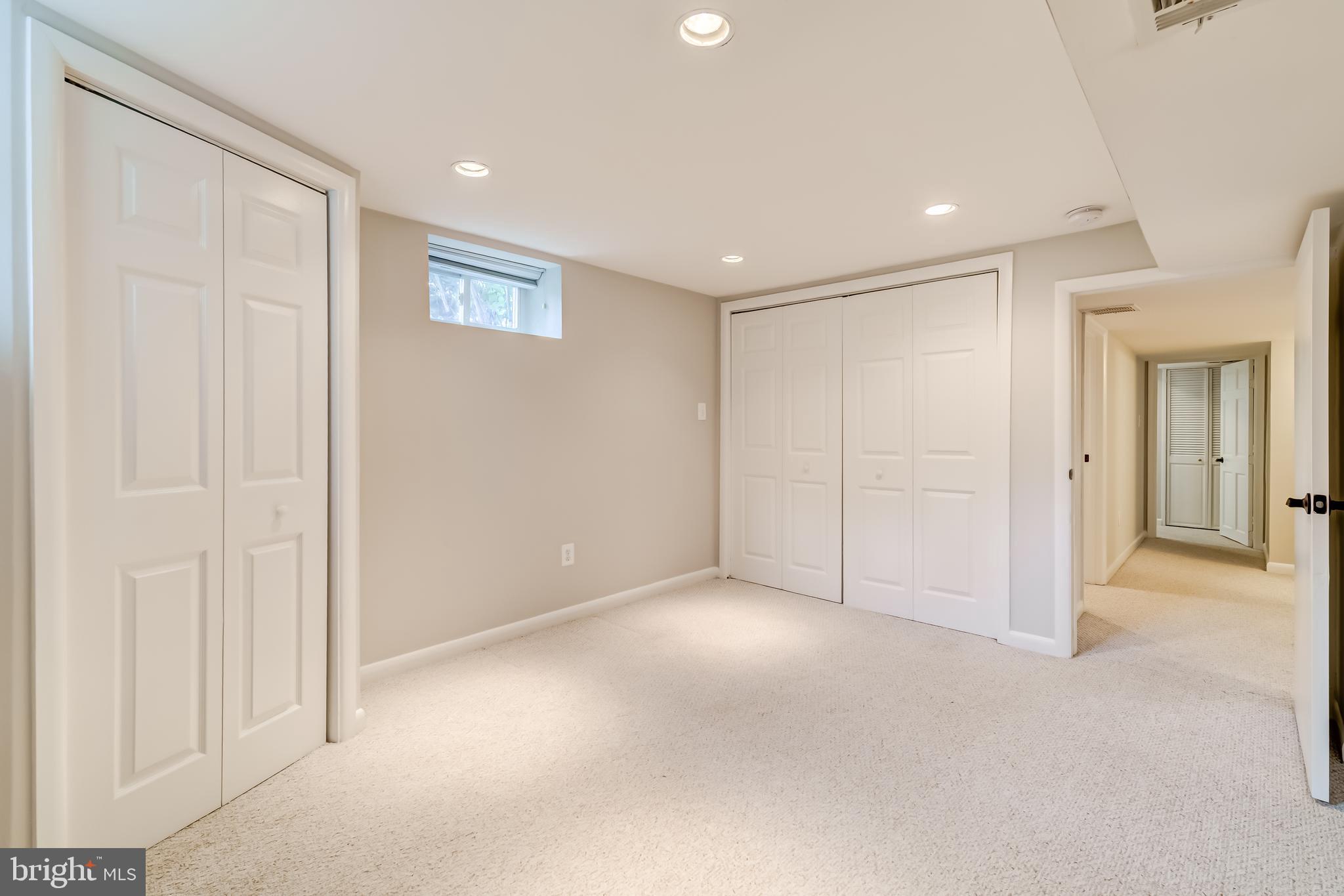 LYNBROOK - Residential