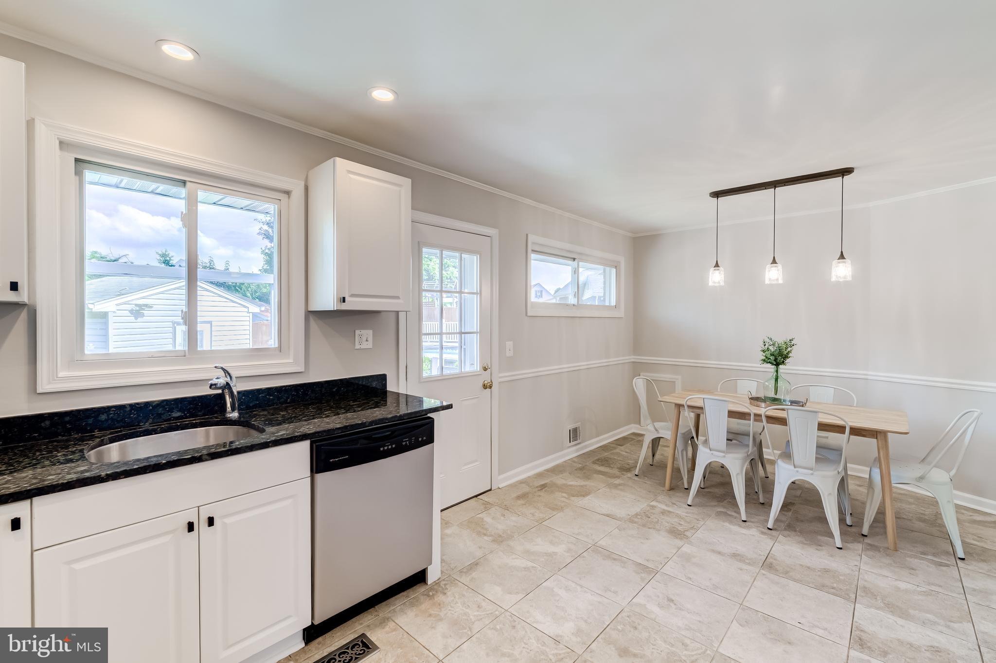 LYNBROOK - Residential