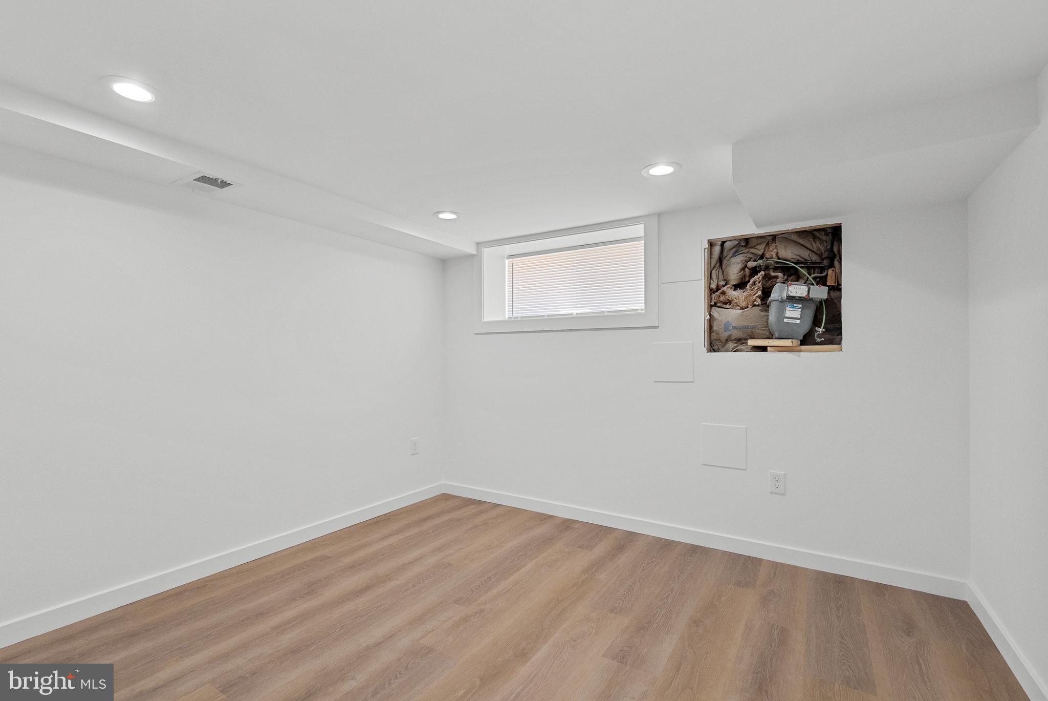 BROADWAY EAST - Residential