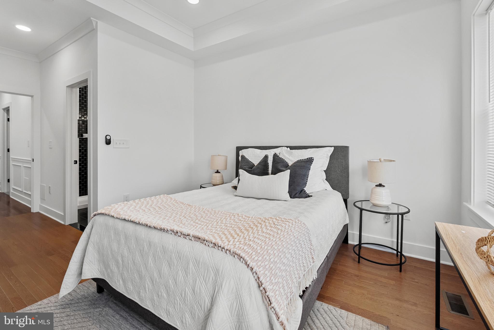 BROADWAY EAST - Residential