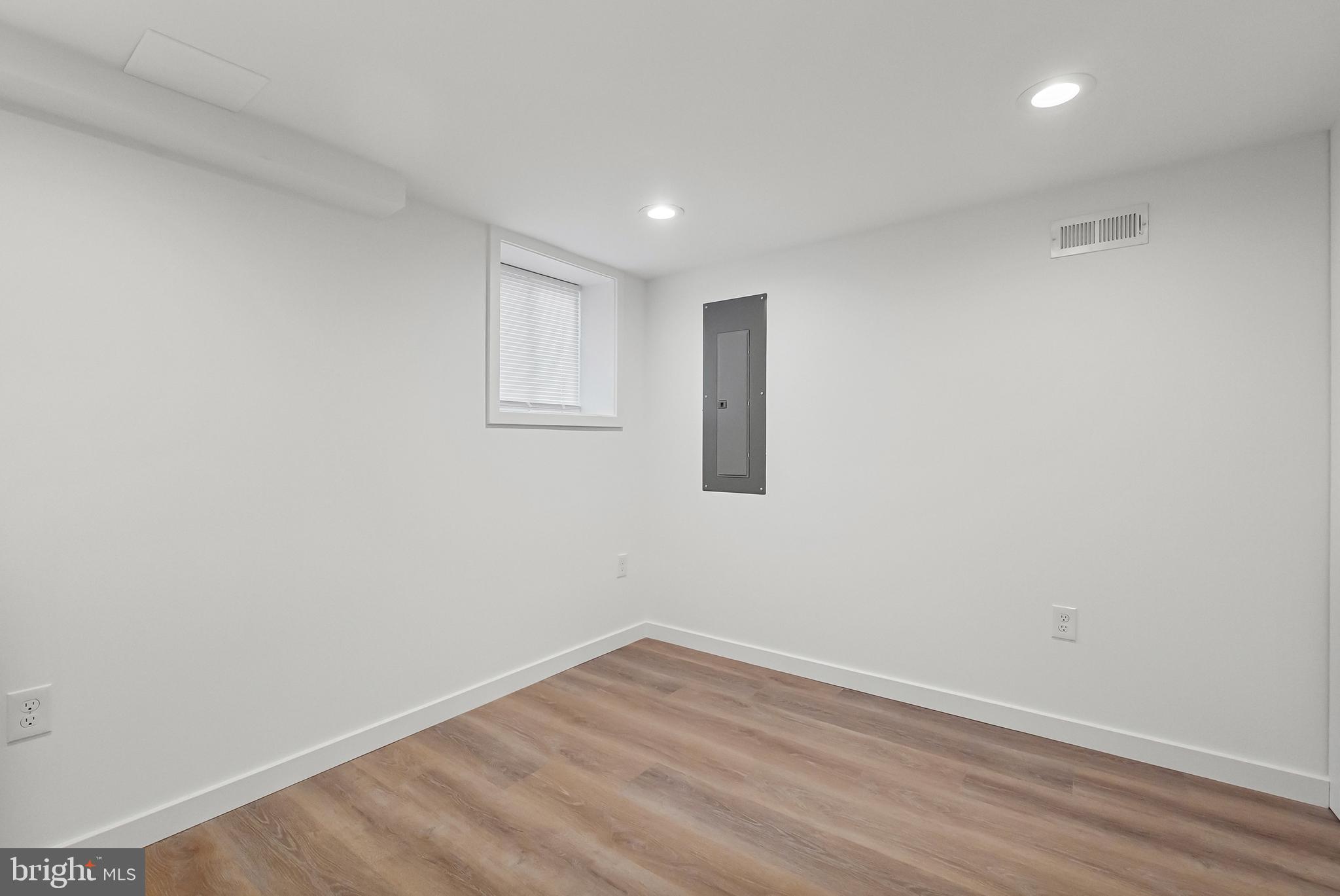 BROADWAY EAST - Residential