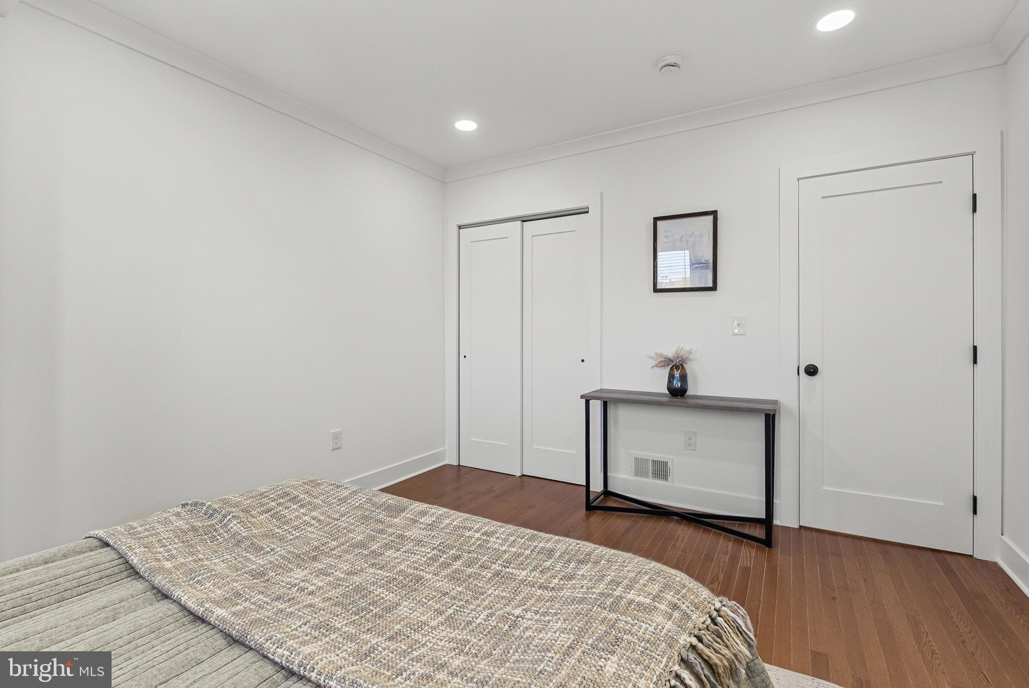 BROADWAY EAST - Residential