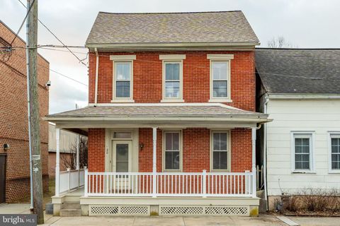 Photo of 20 S Charlotte Street, MANHEIM, PA 17545 (MLS # PALA2064276)