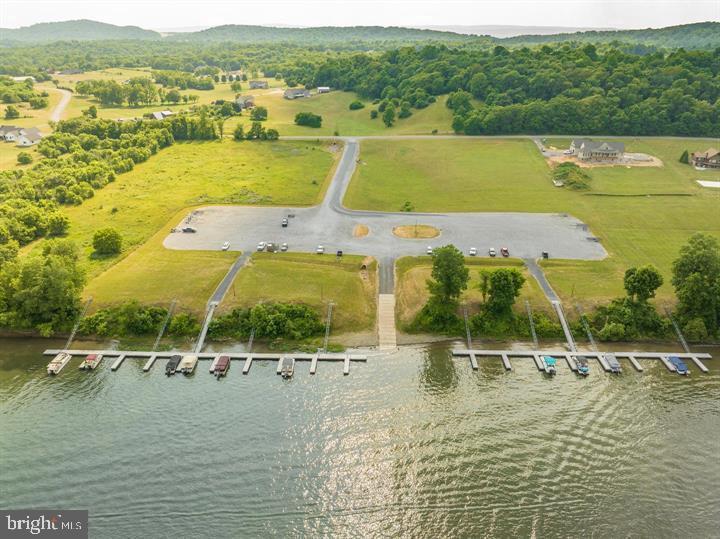 CROSSINGS ON THE POTOMAC - Residential