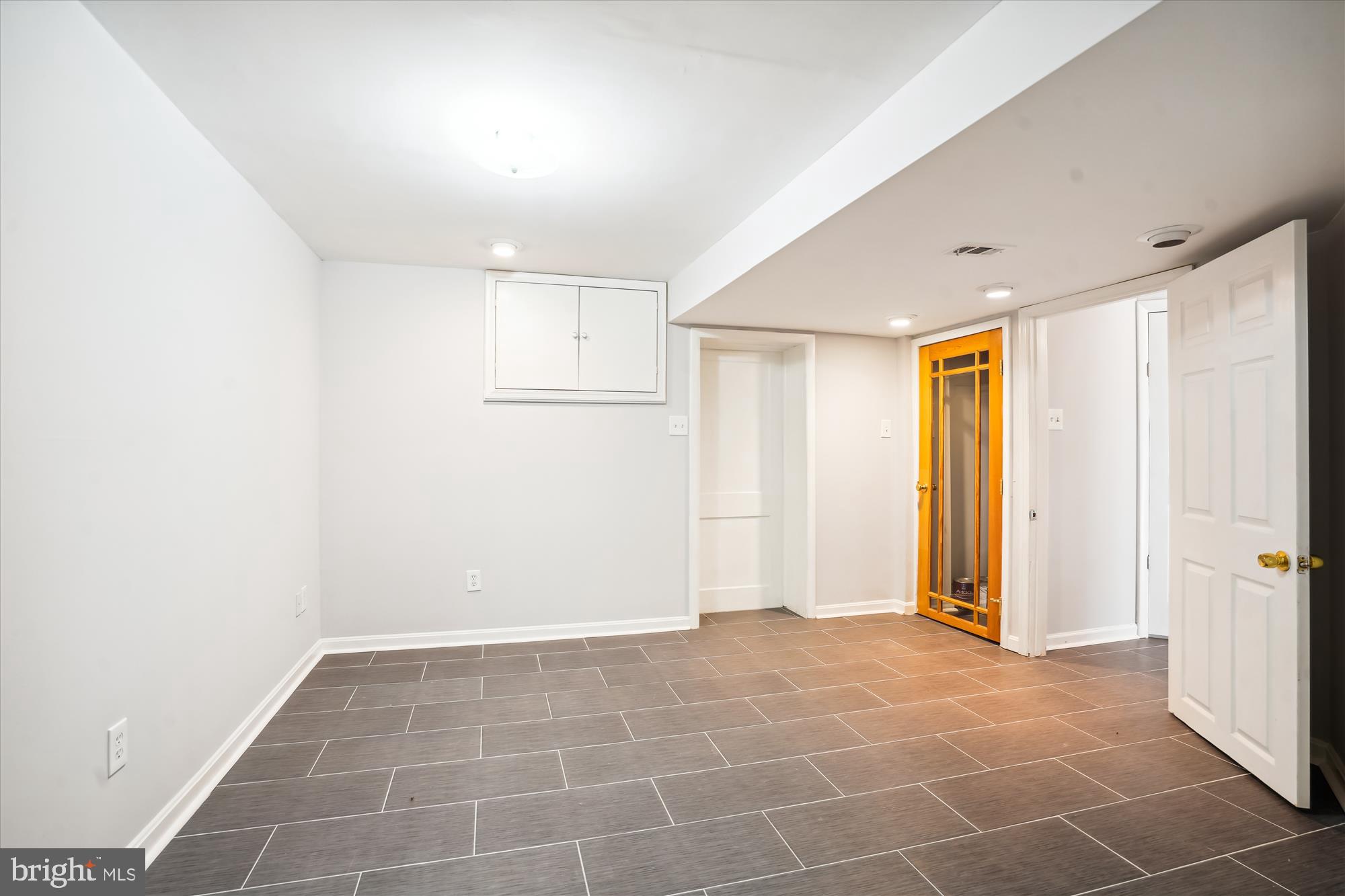 SLEEPY HOLLOW KNOLL - Residential Lease