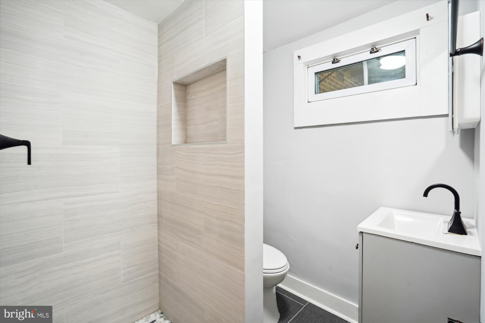 SLEEPY HOLLOW KNOLL - Residential Lease