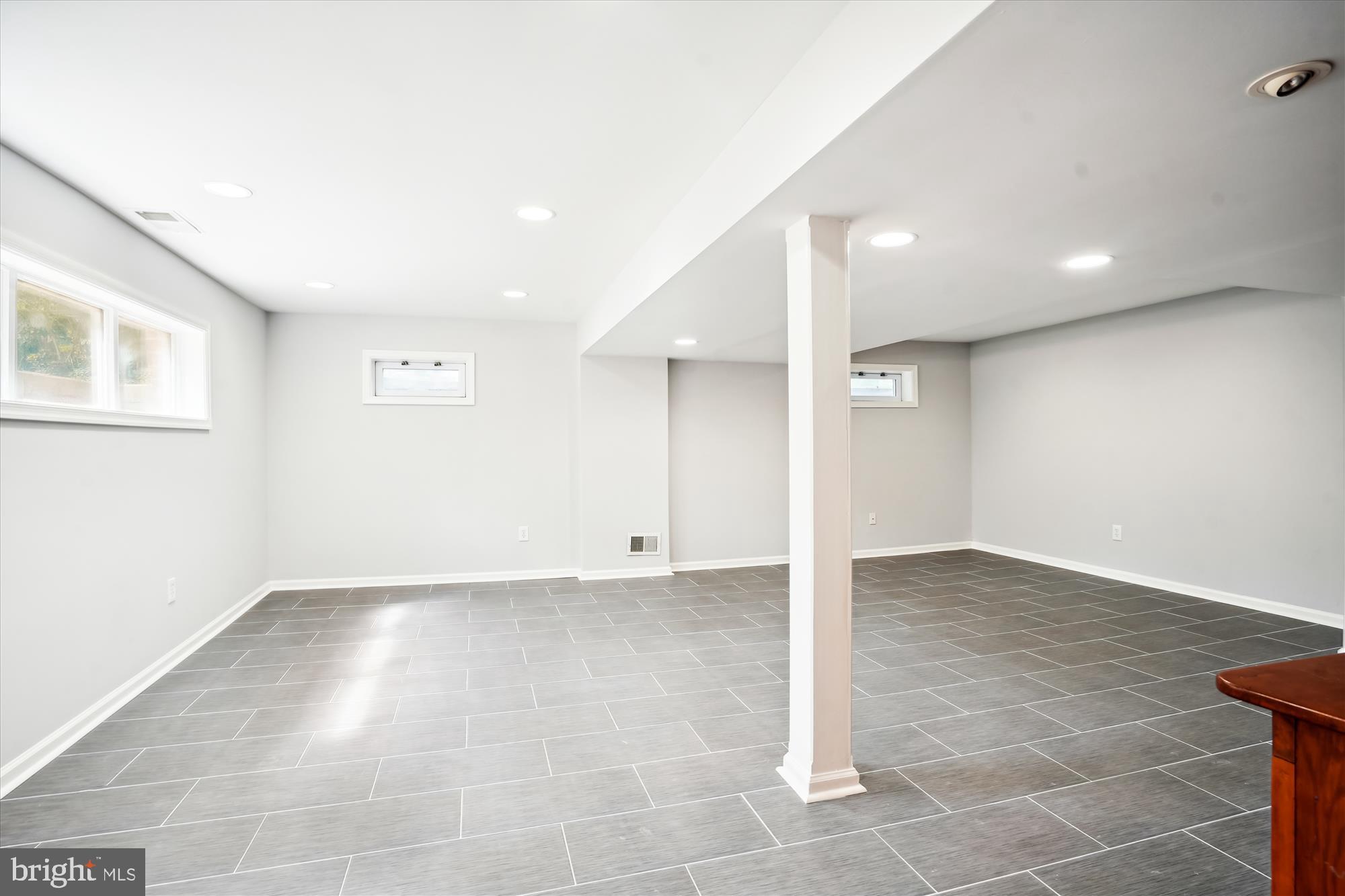 SLEEPY HOLLOW KNOLL - Residential Lease