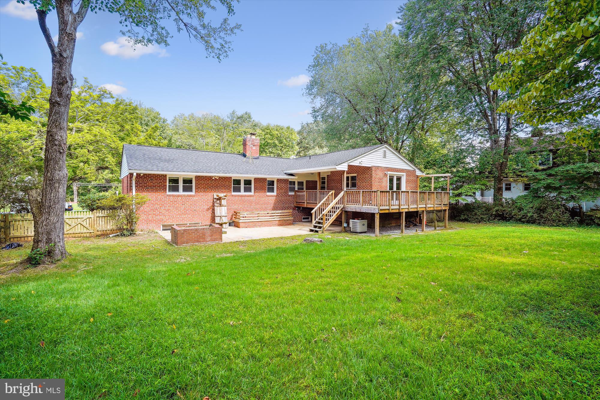 SLEEPY HOLLOW KNOLL - Residential Lease