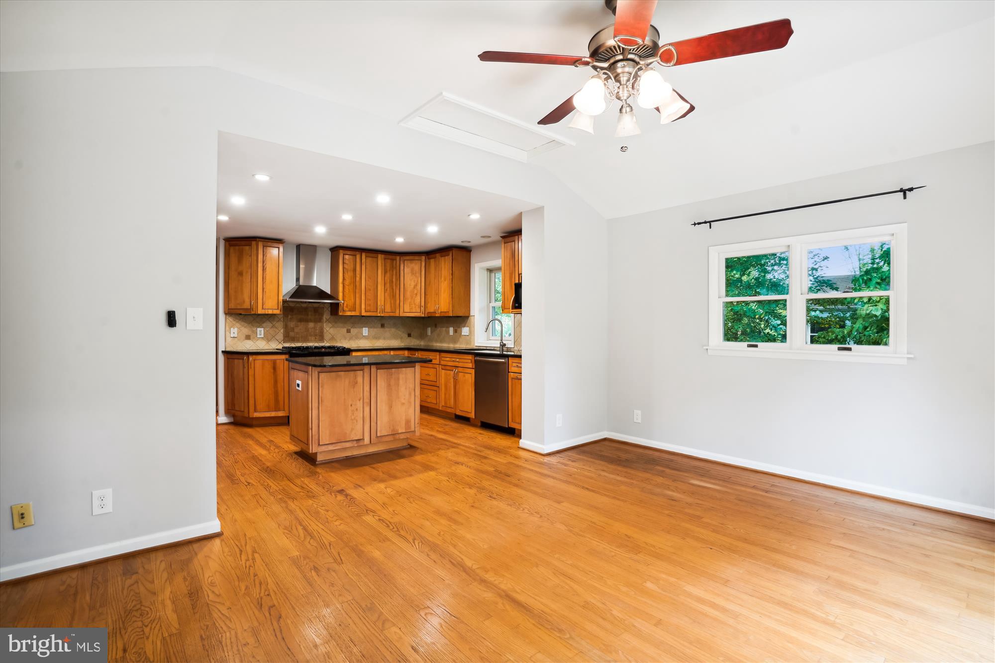 SLEEPY HOLLOW KNOLL - Residential Lease