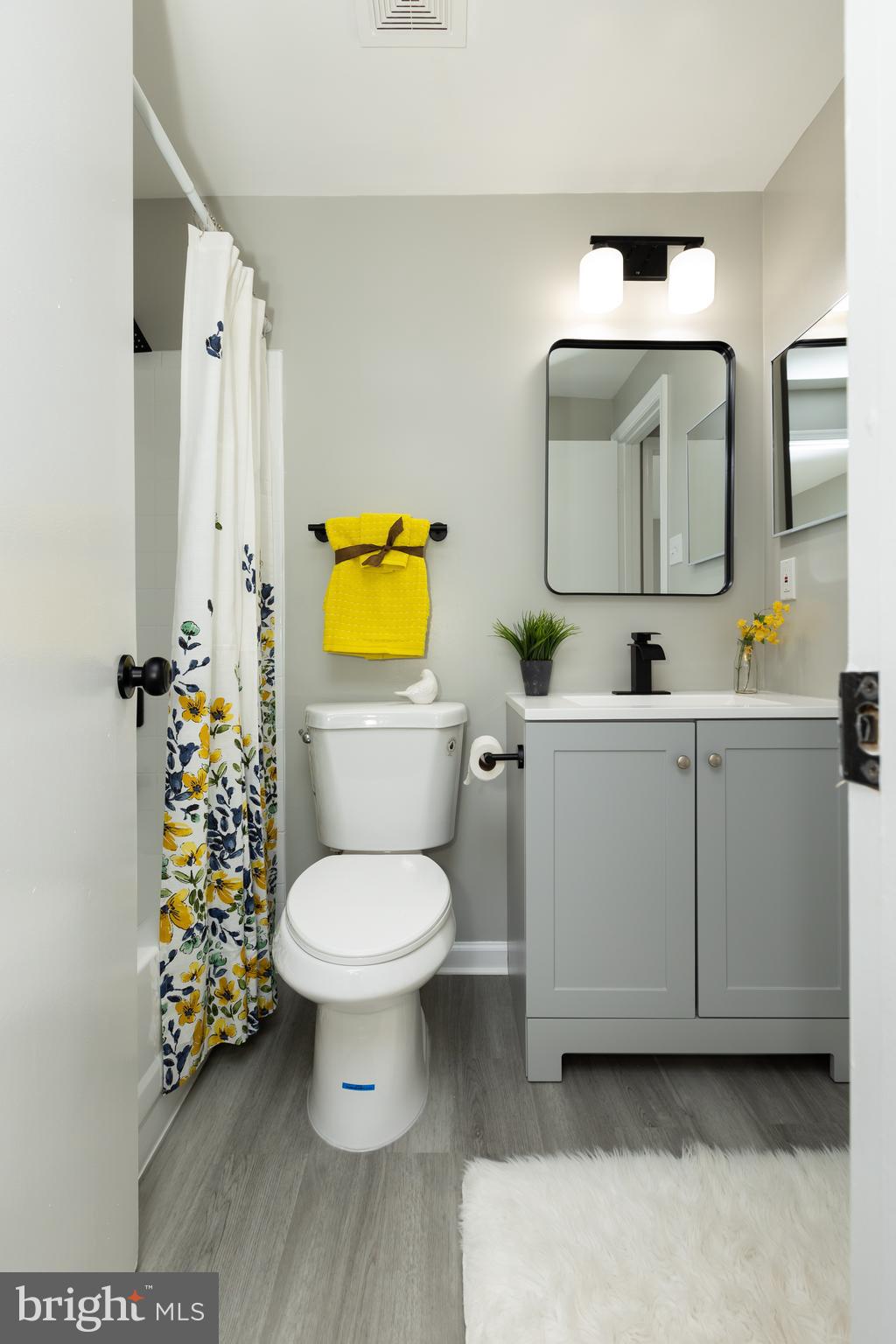 LAKE VILLAGE MANOR - Residential