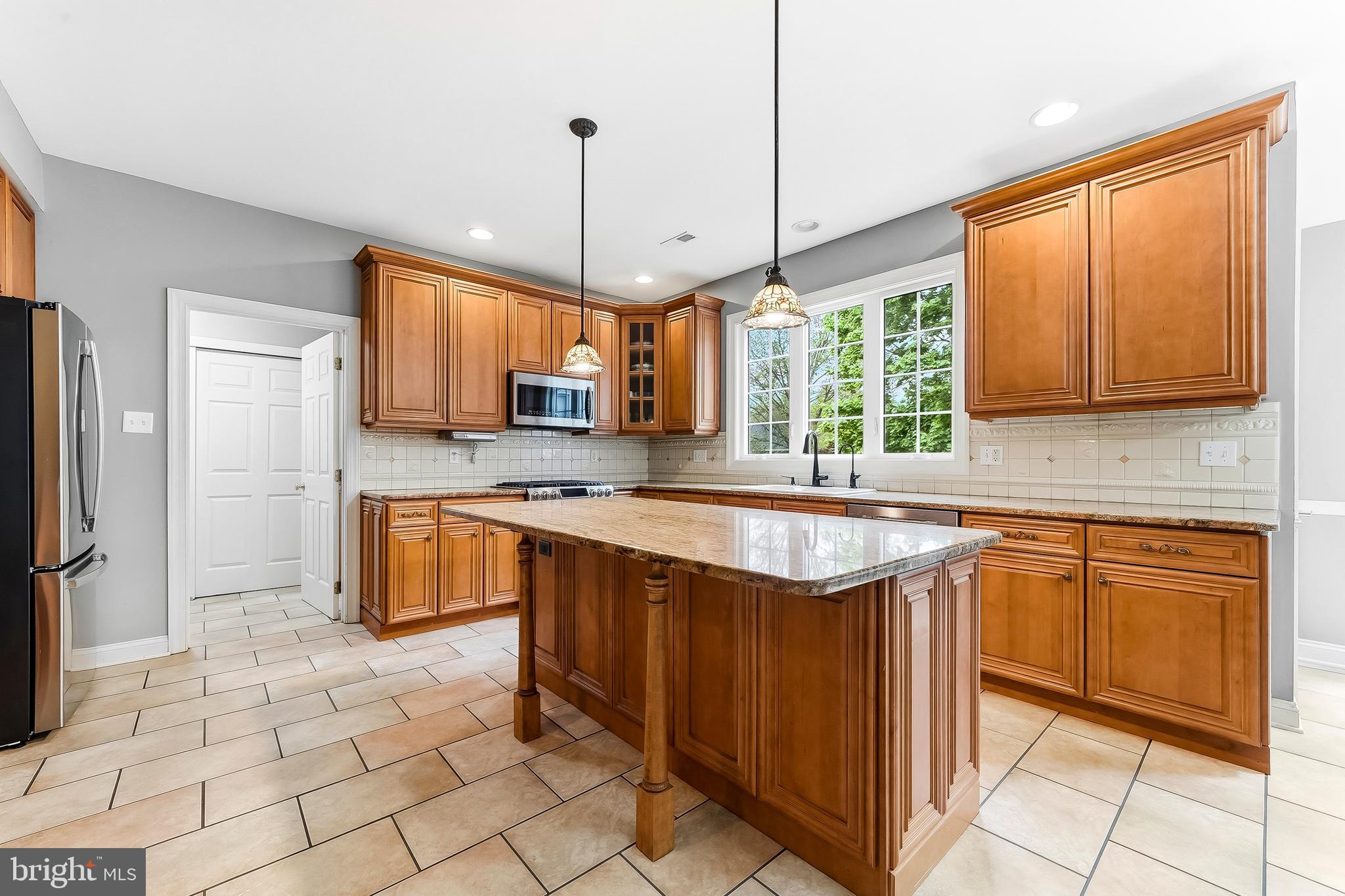WILLOWDALE CROSSIN - Residential