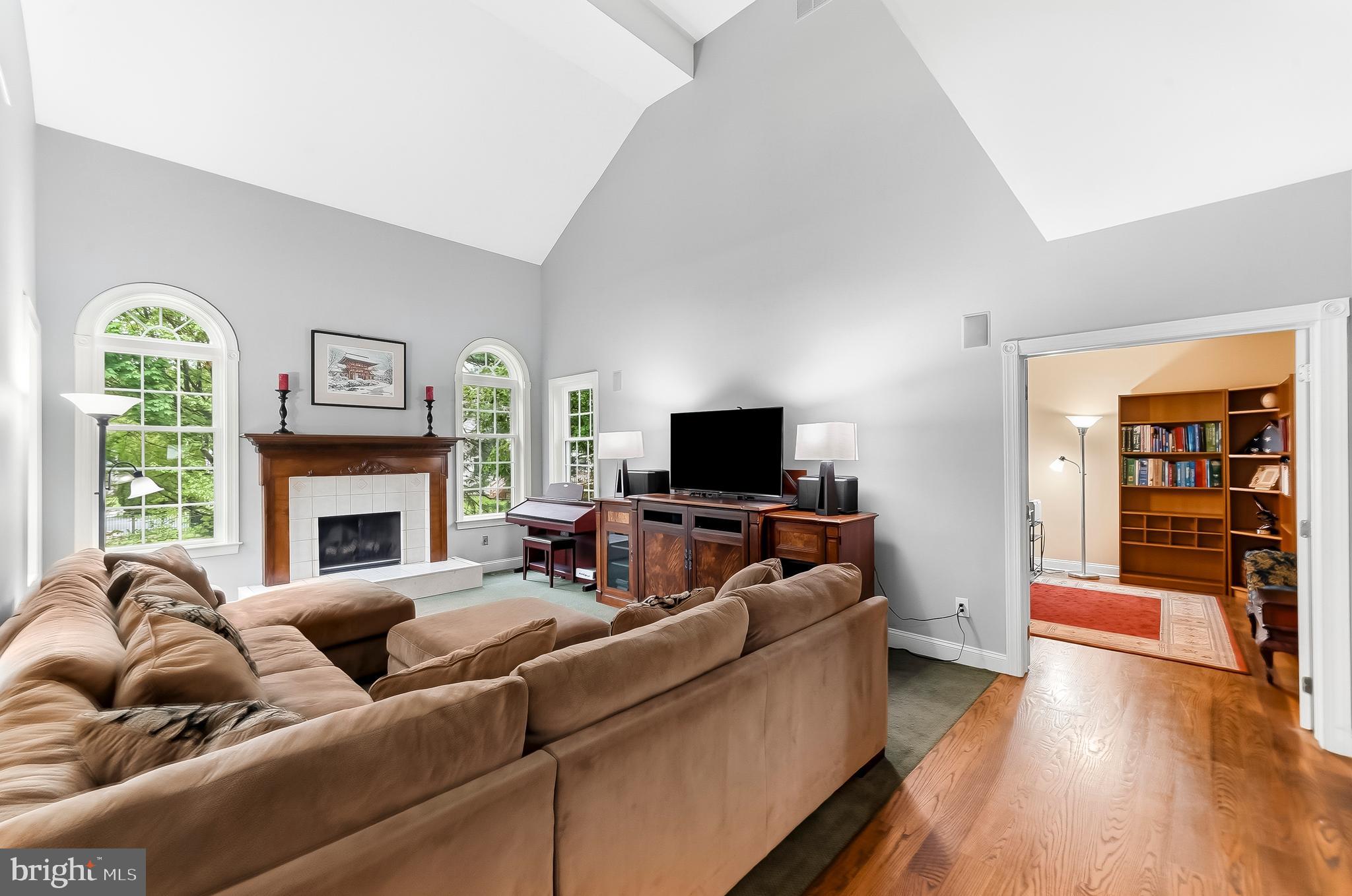 WILLOWDALE CROSSIN - Residential