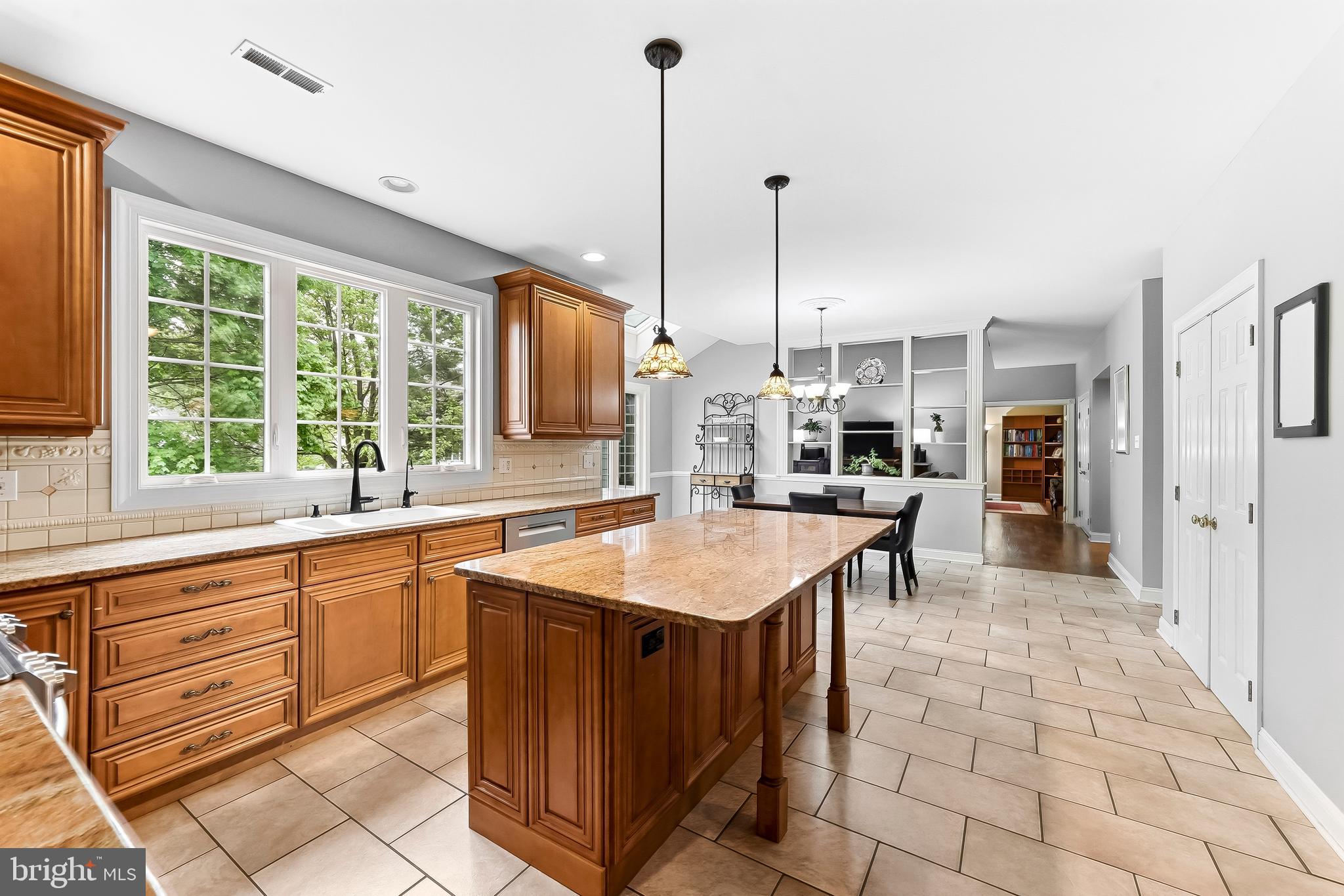WILLOWDALE CROSSIN - Residential