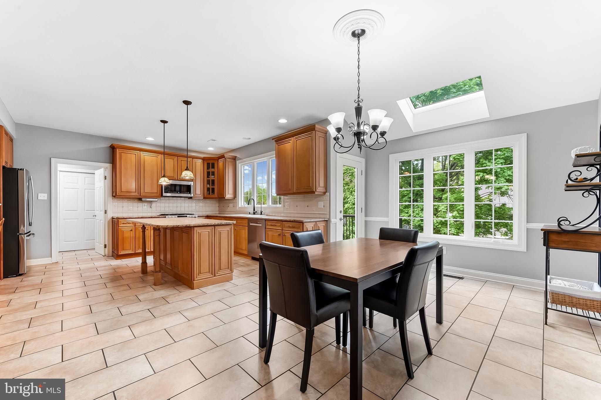 WILLOWDALE CROSSIN - Residential