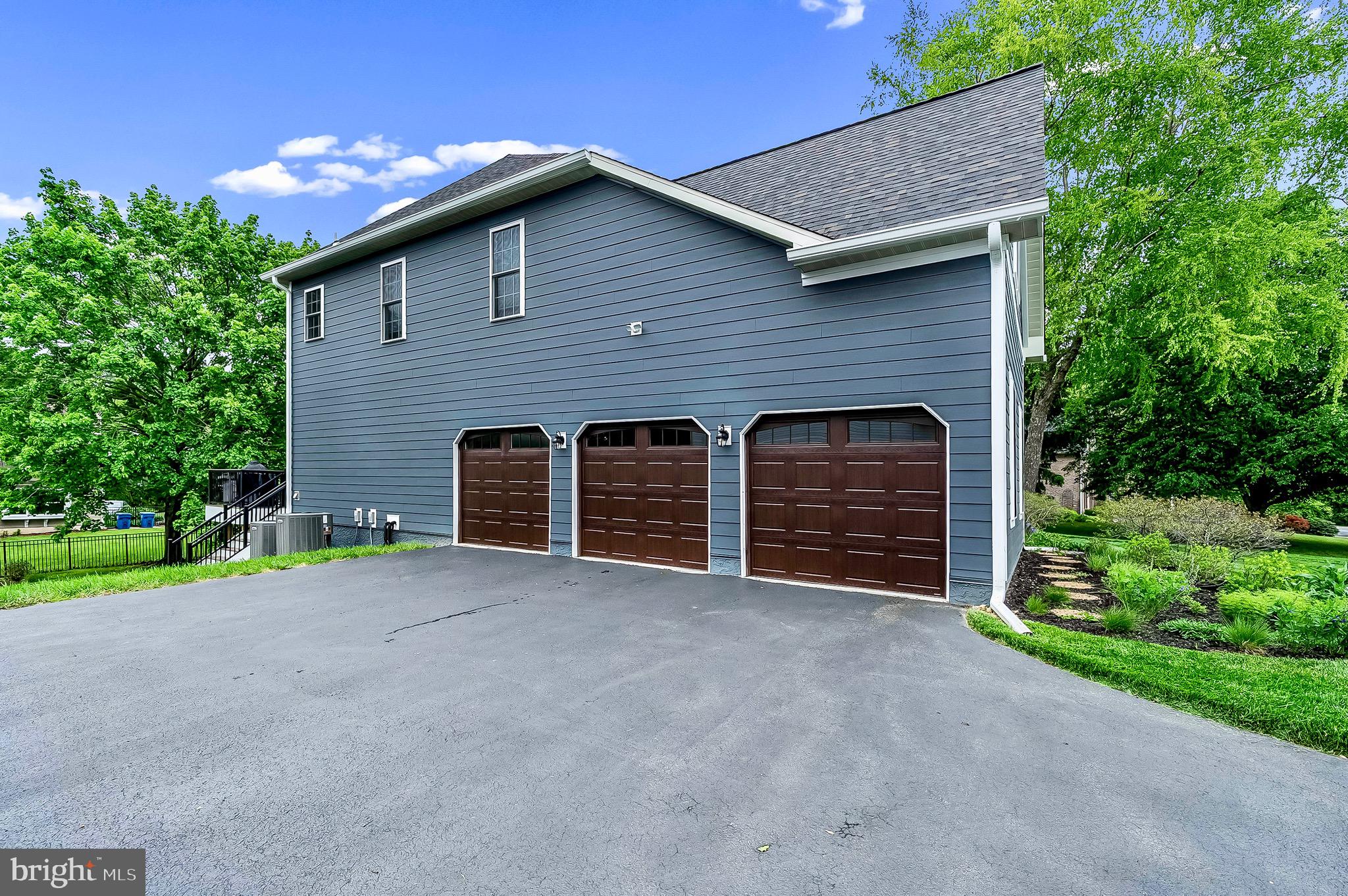 WILLOWDALE CROSSIN - Residential