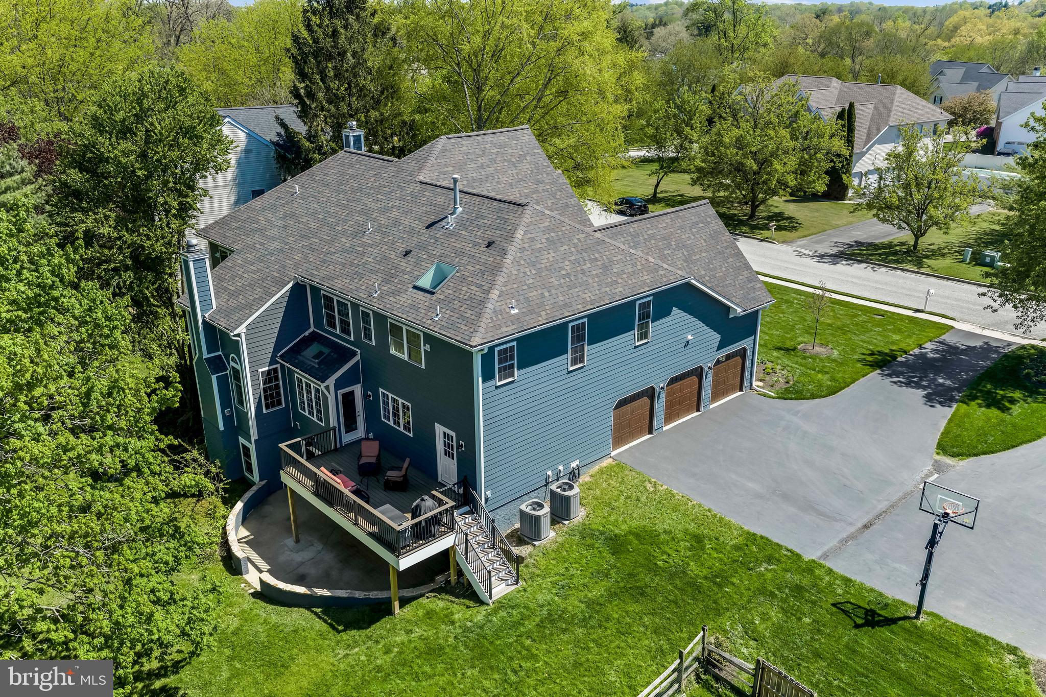 WILLOWDALE CROSSIN - Residential