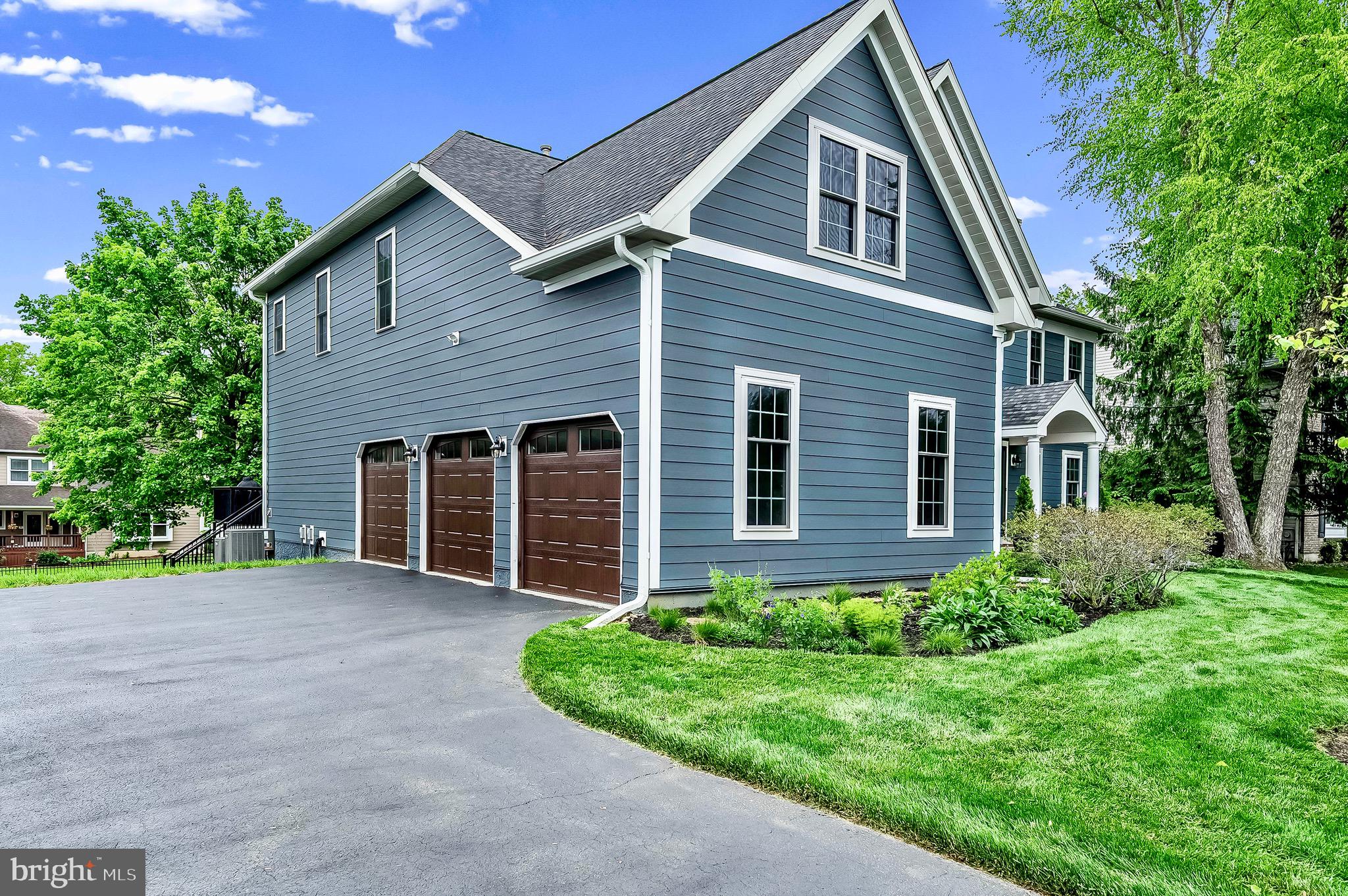 WILLOWDALE CROSSIN - Residential