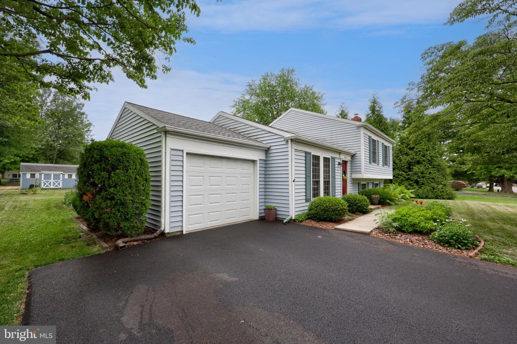 Photo of 2514 Split Rail Drive, EAST PETERSBURG, PA 17520 (MLS # PALA2090608)