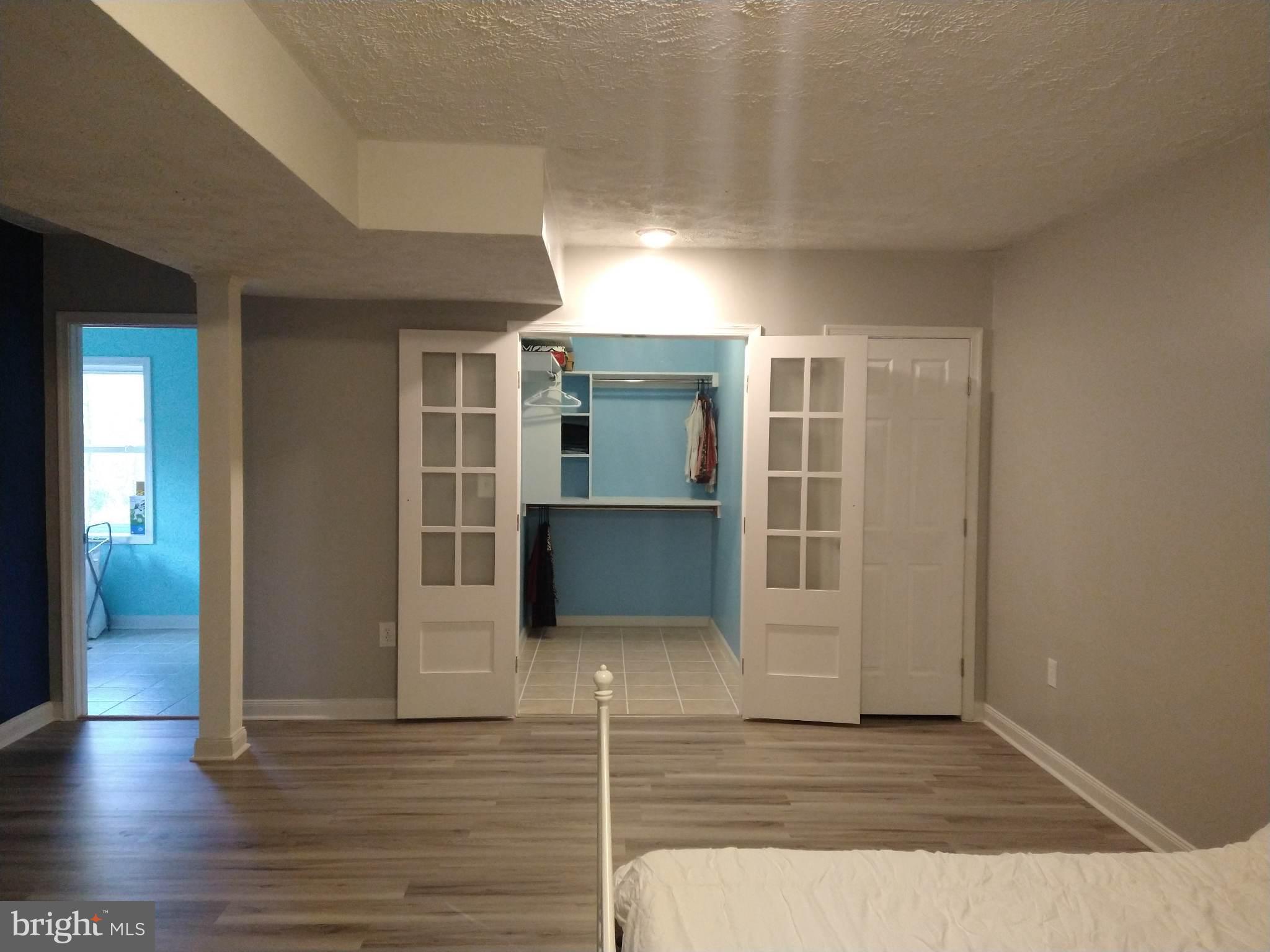 HICKORY CORNER - Residential