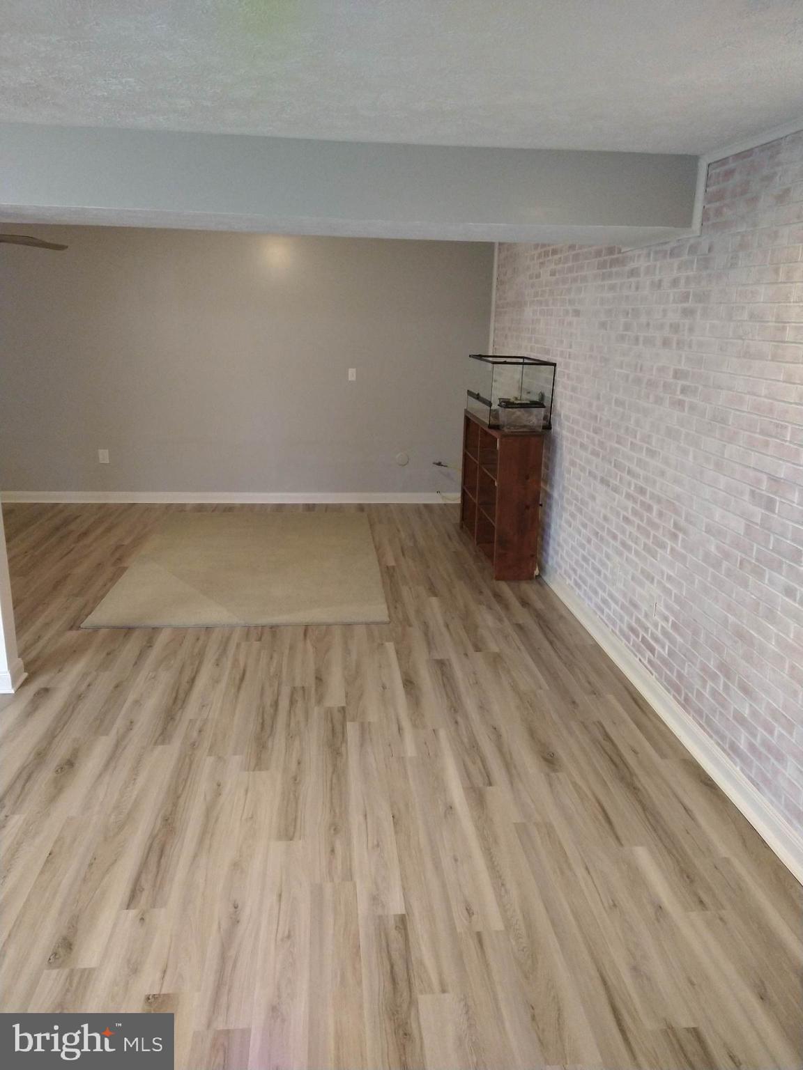 HICKORY CORNER - Residential