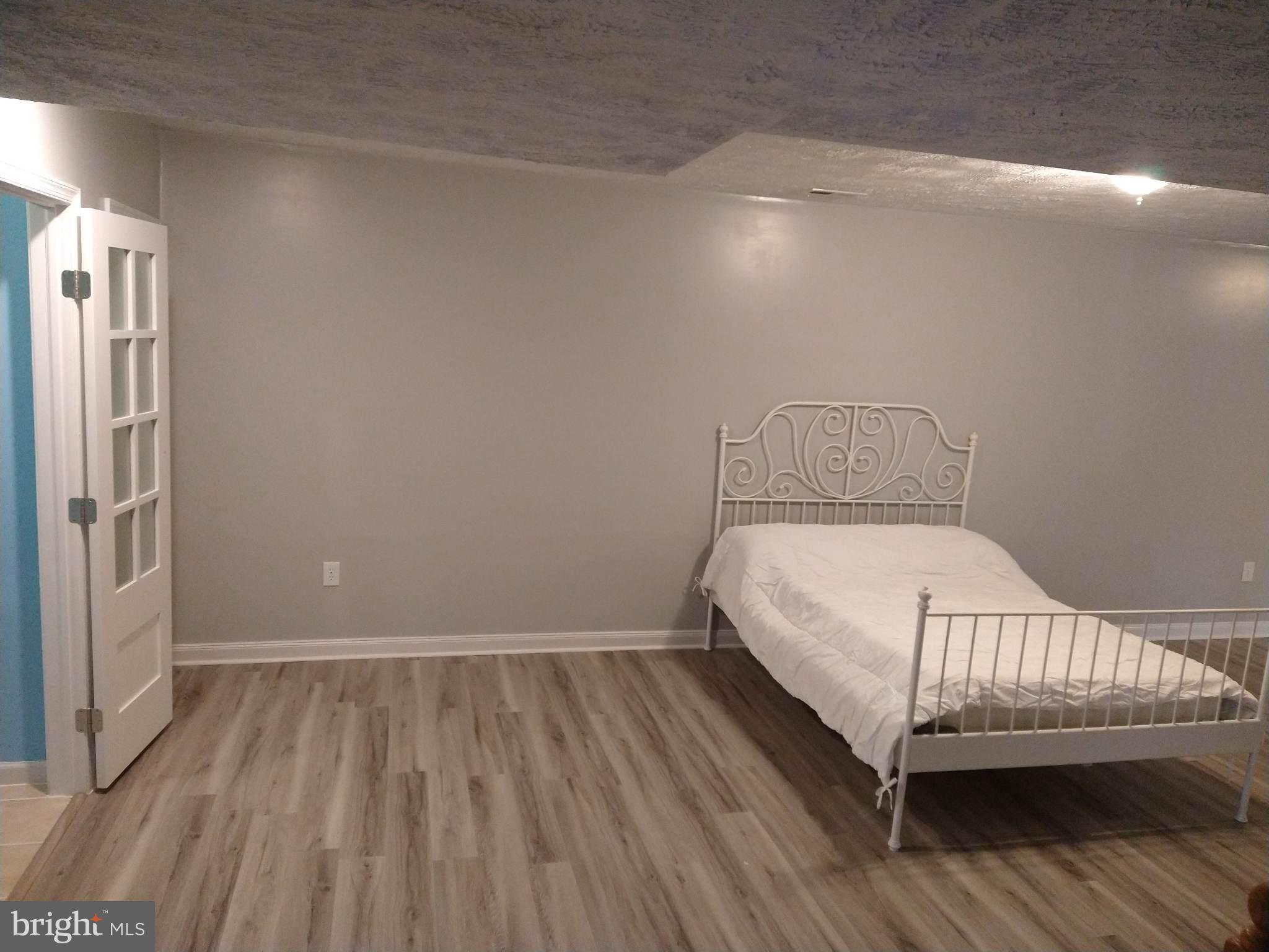 HICKORY CORNER - Residential