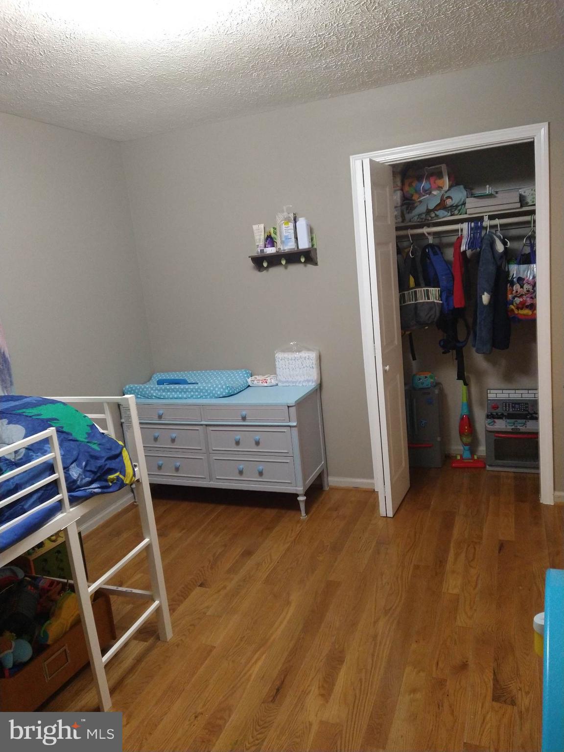 HICKORY CORNER - Residential