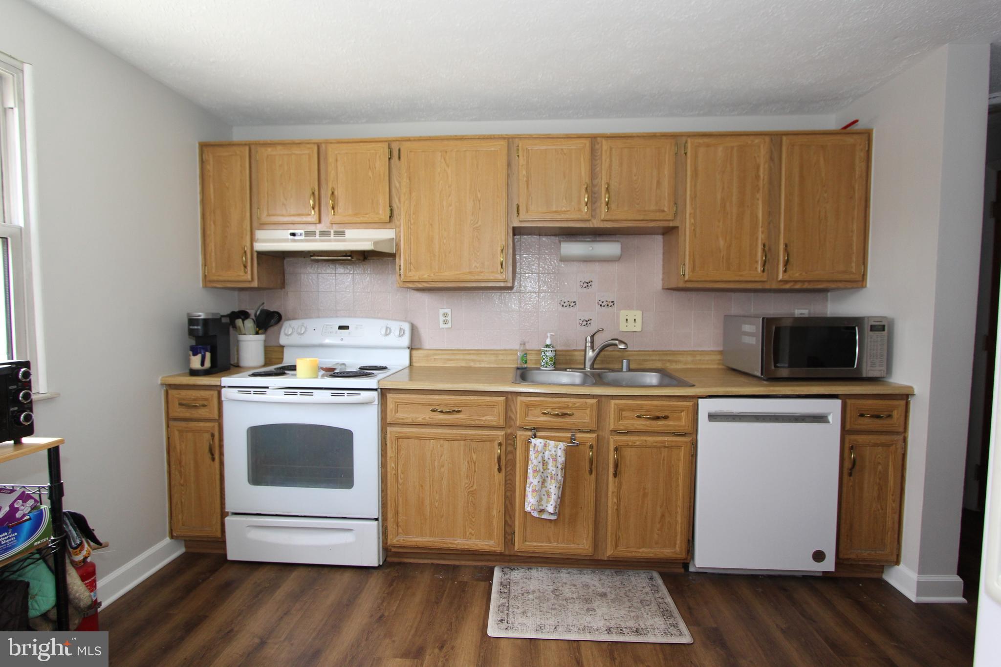 GLADE MANOR - Residential