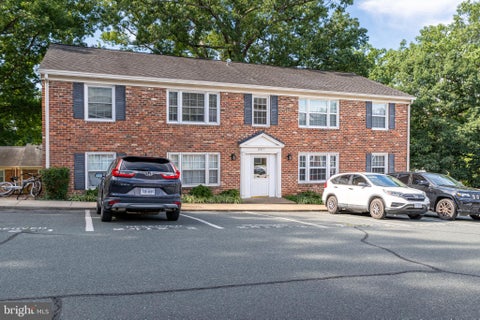Condo For Sale - 2417 Barracks Place #1<br/> CHARLOTTESVILLE, VA 22901