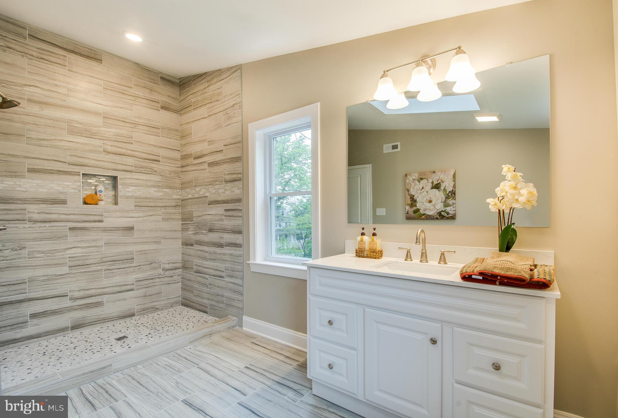 BEVERLY HILLS - Residential