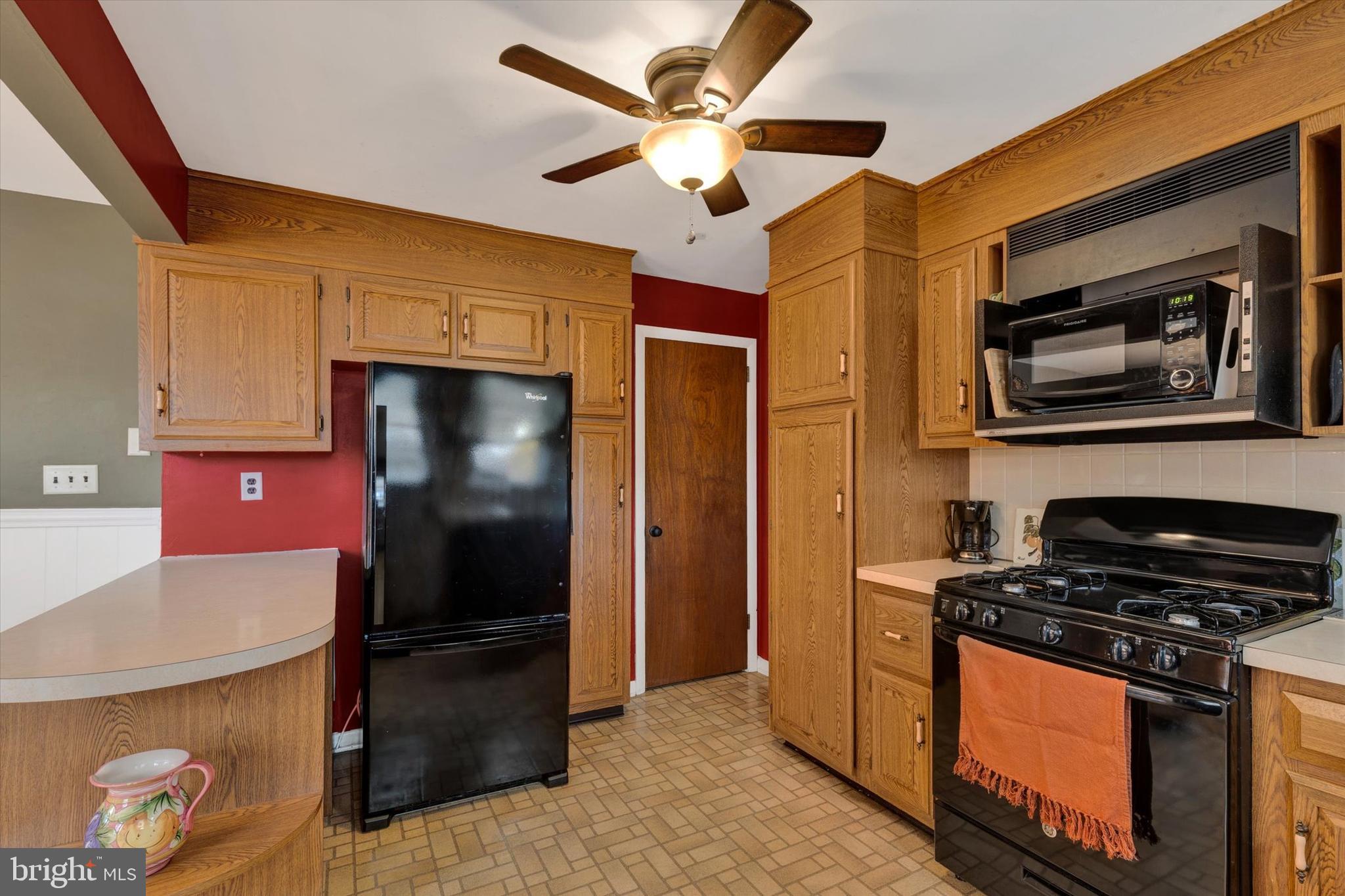 MILLERSVILLE - Residential