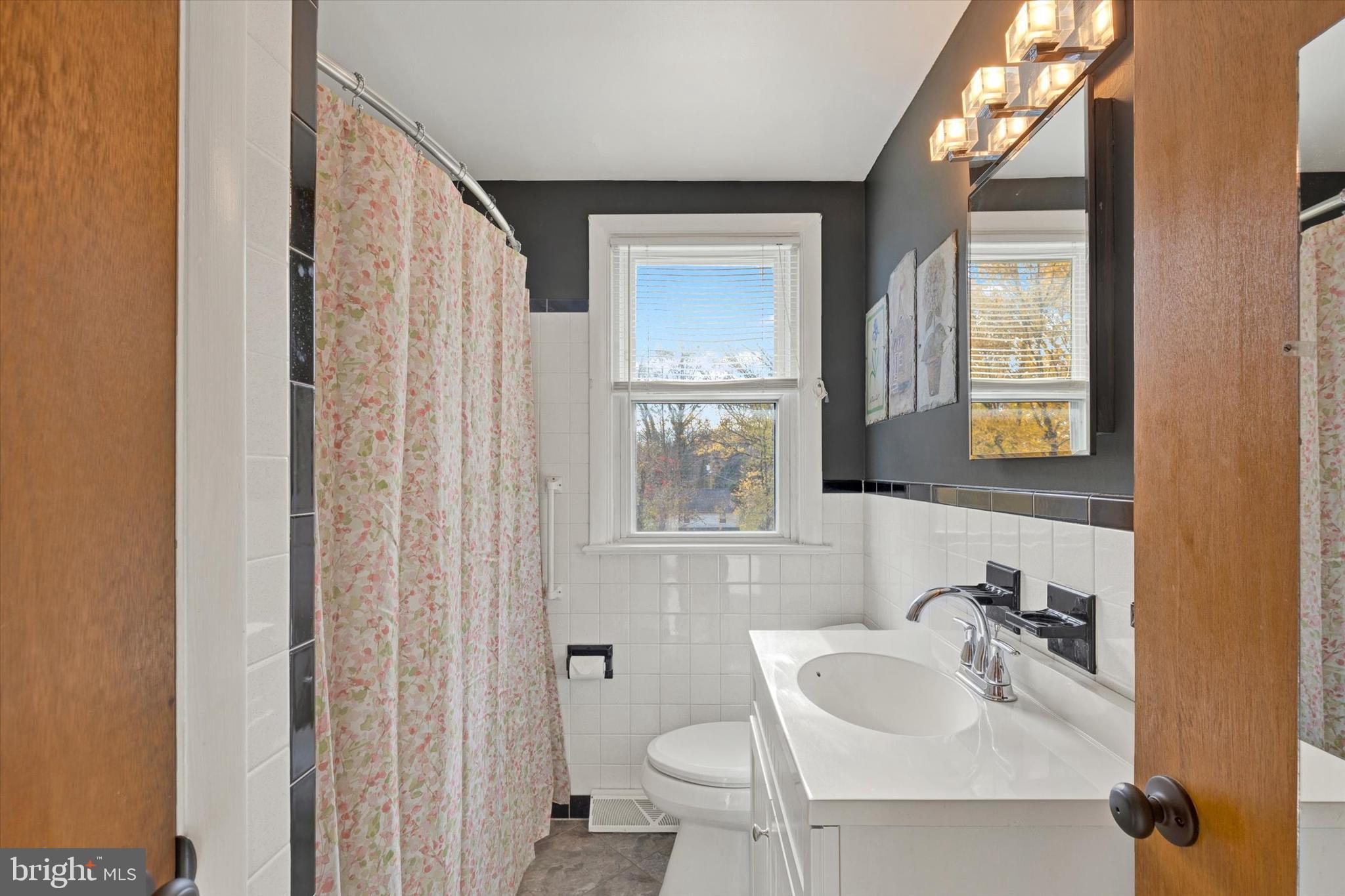 MILLERSVILLE - Residential