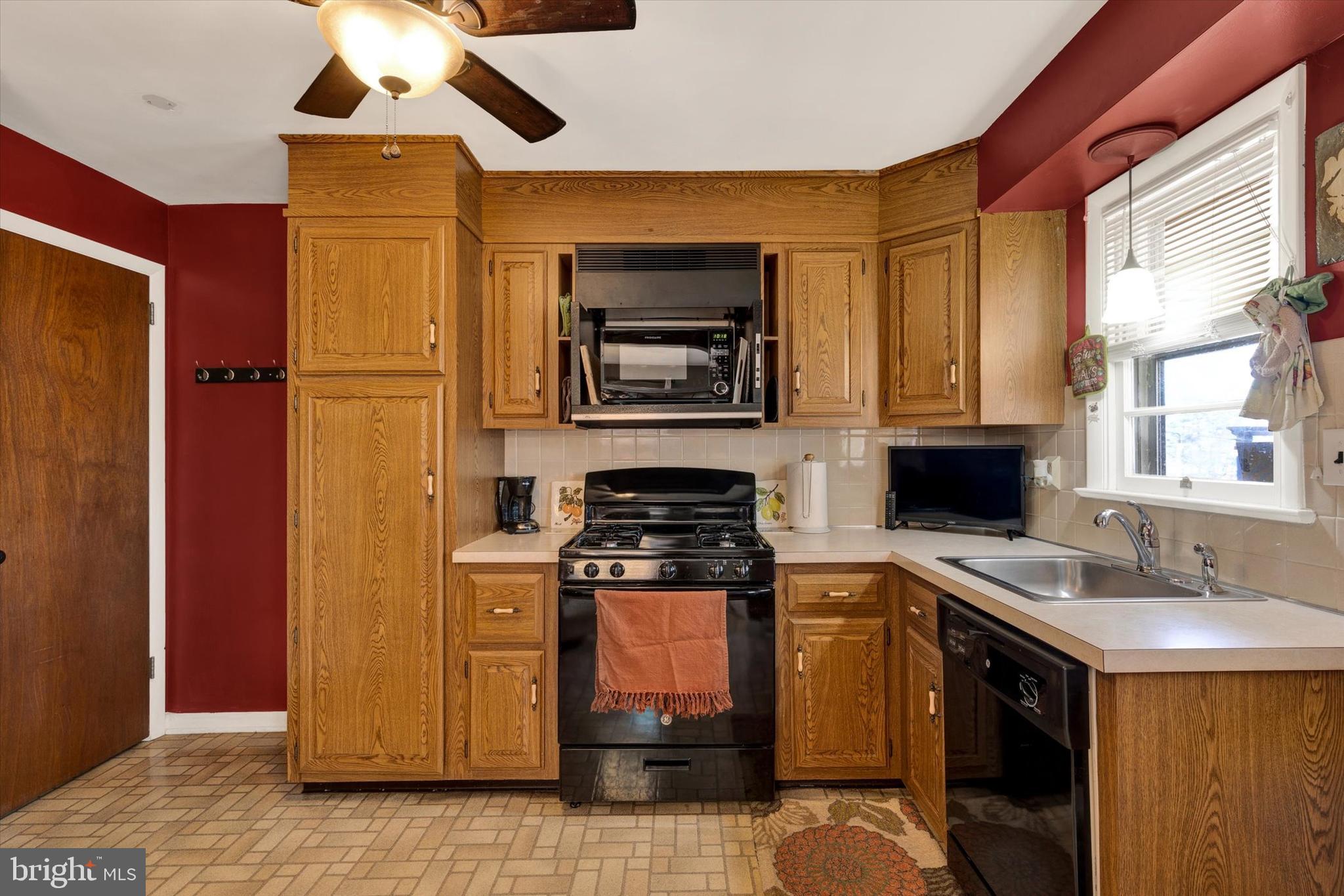 MILLERSVILLE - Residential