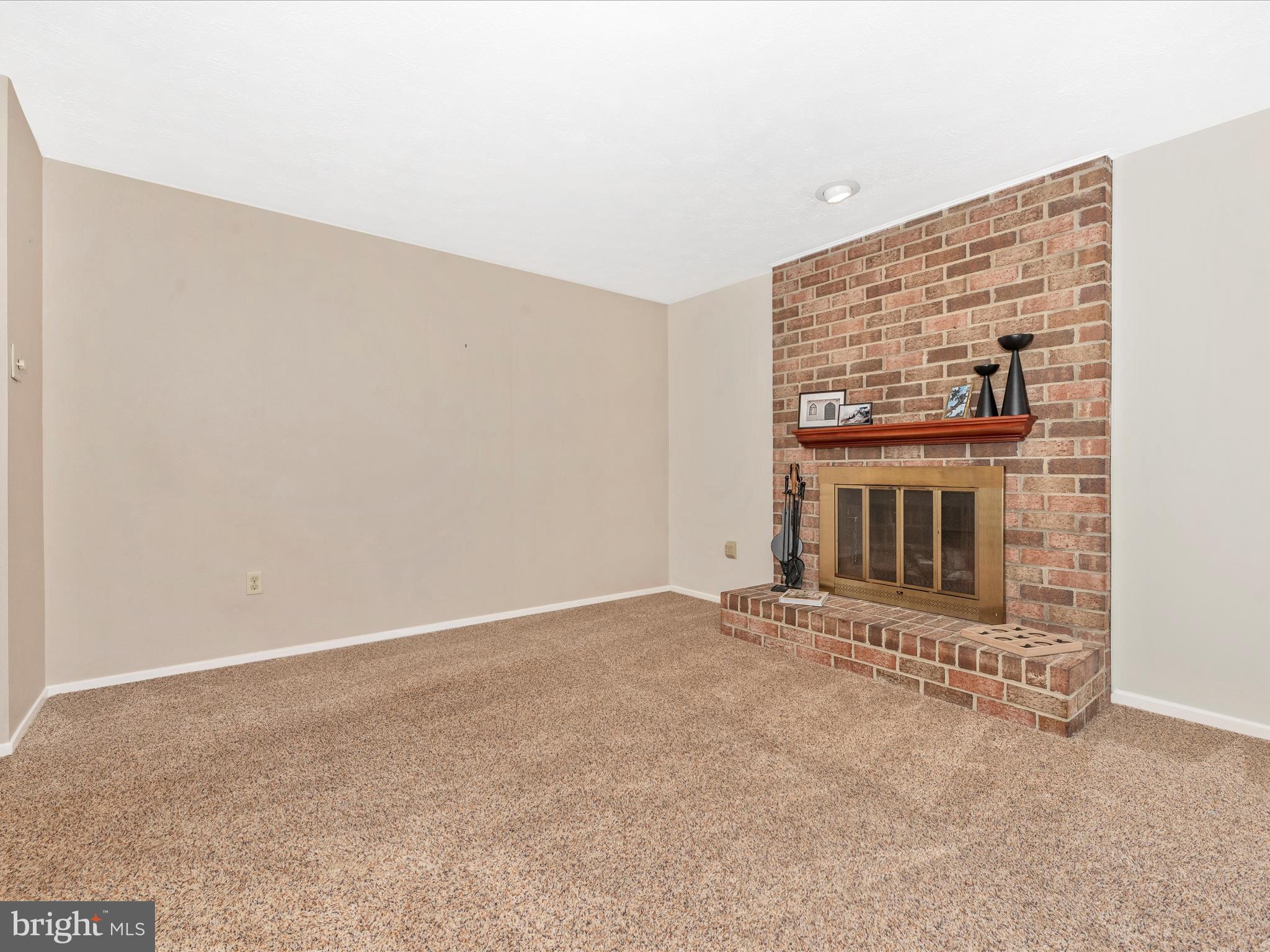 VILLAGE OF LONG REACH - Residential