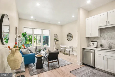 MLS: DCDC2273634