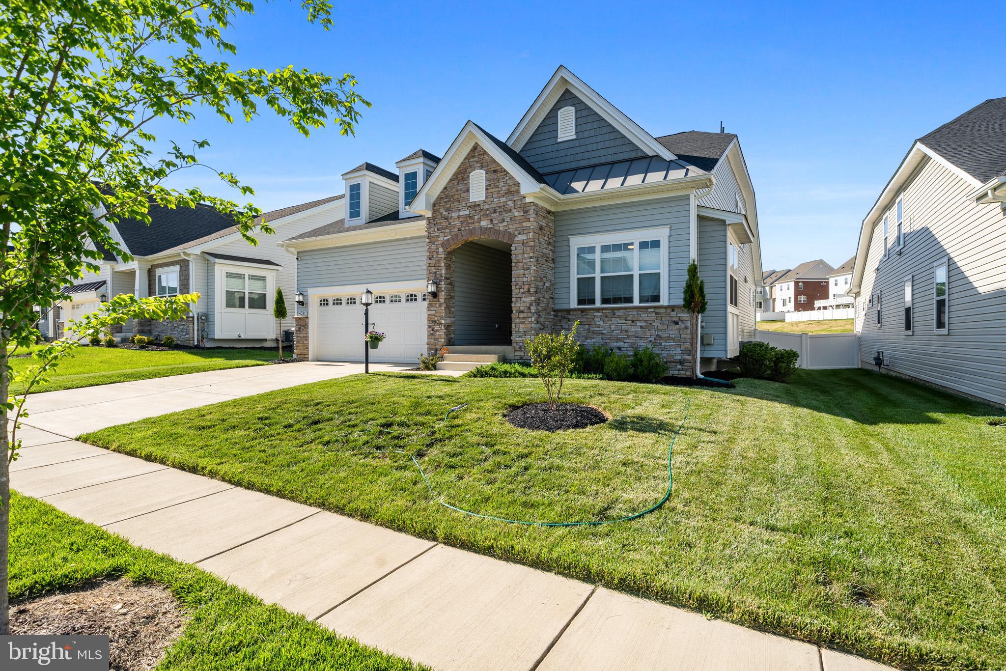 4387 SHAKESPEARE CIRCLE