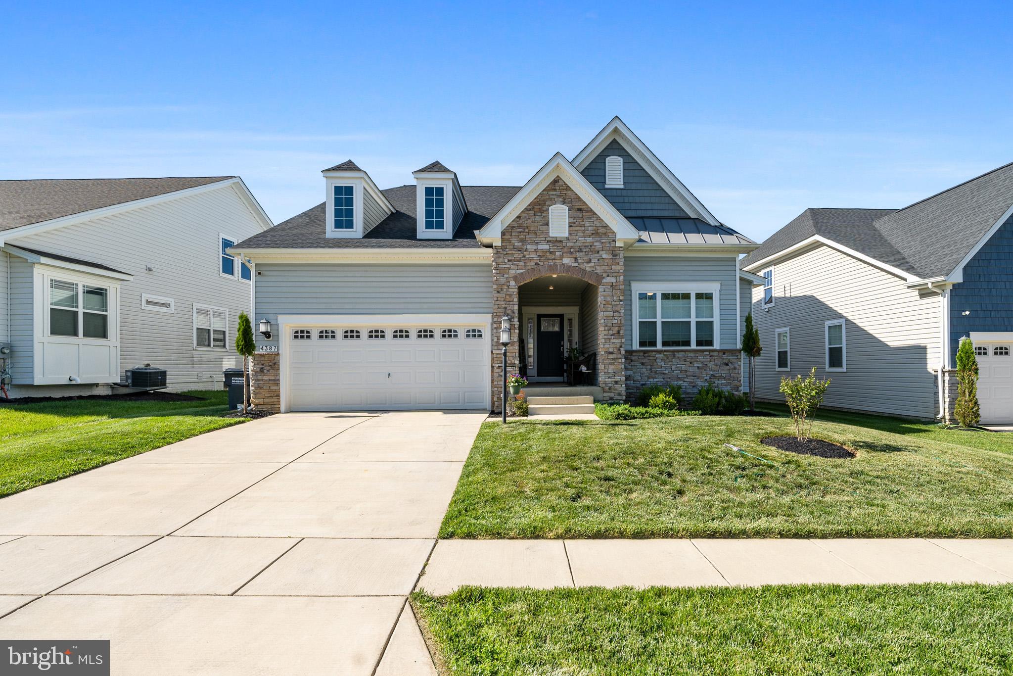4387 SHAKESPEARE CIRCLE