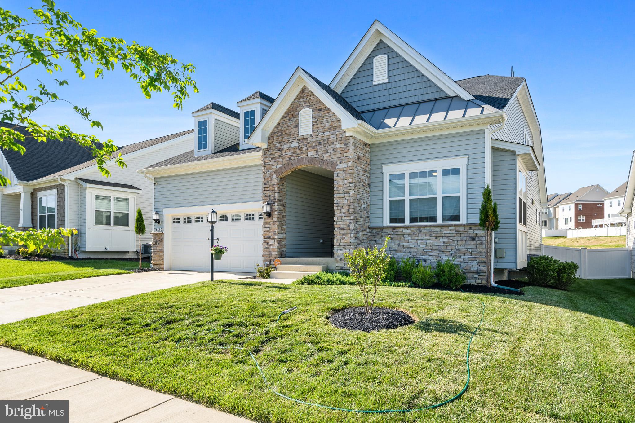 4387 SHAKESPEARE CIRCLE