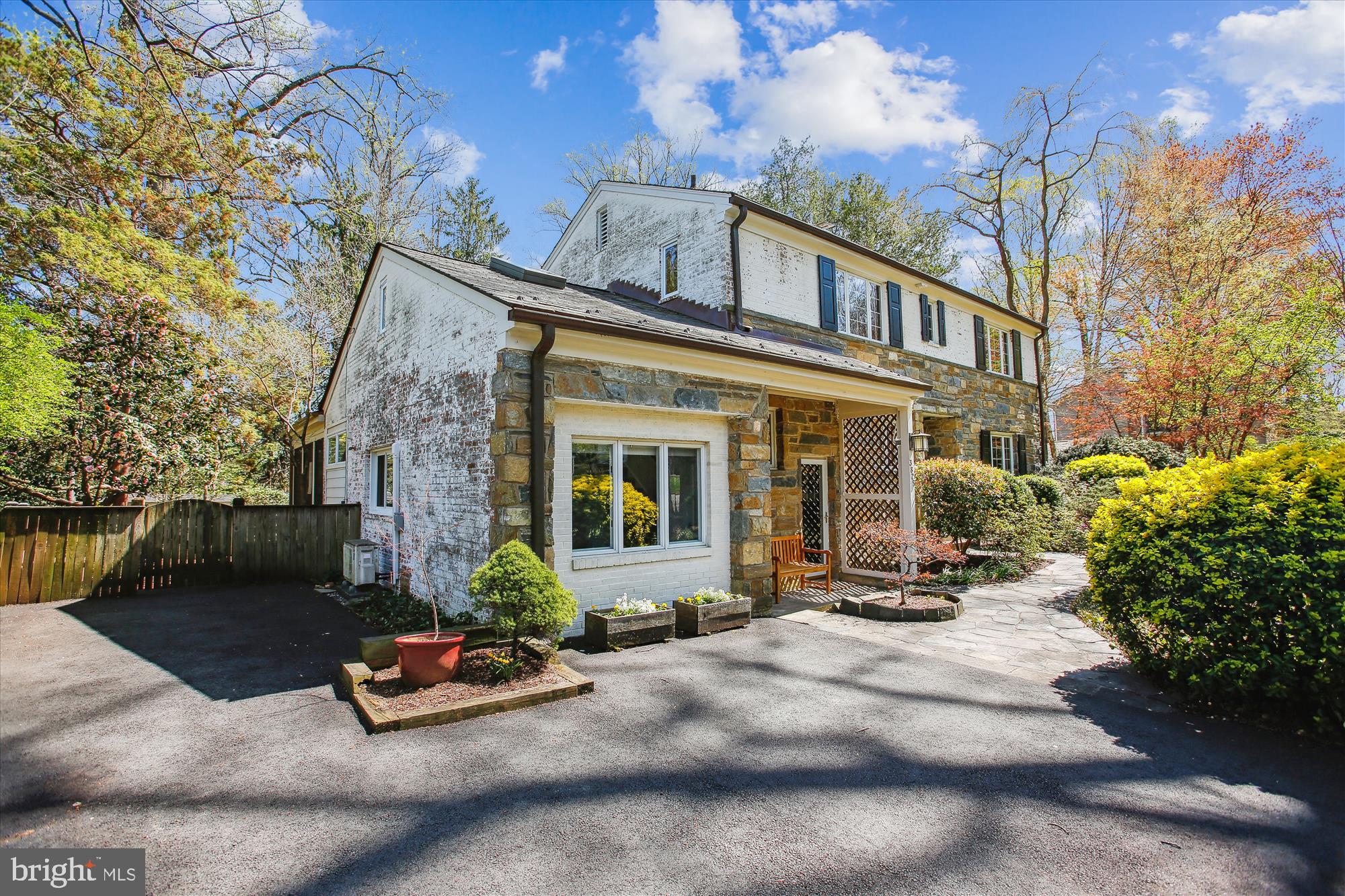 LAKEWOOD - Residential