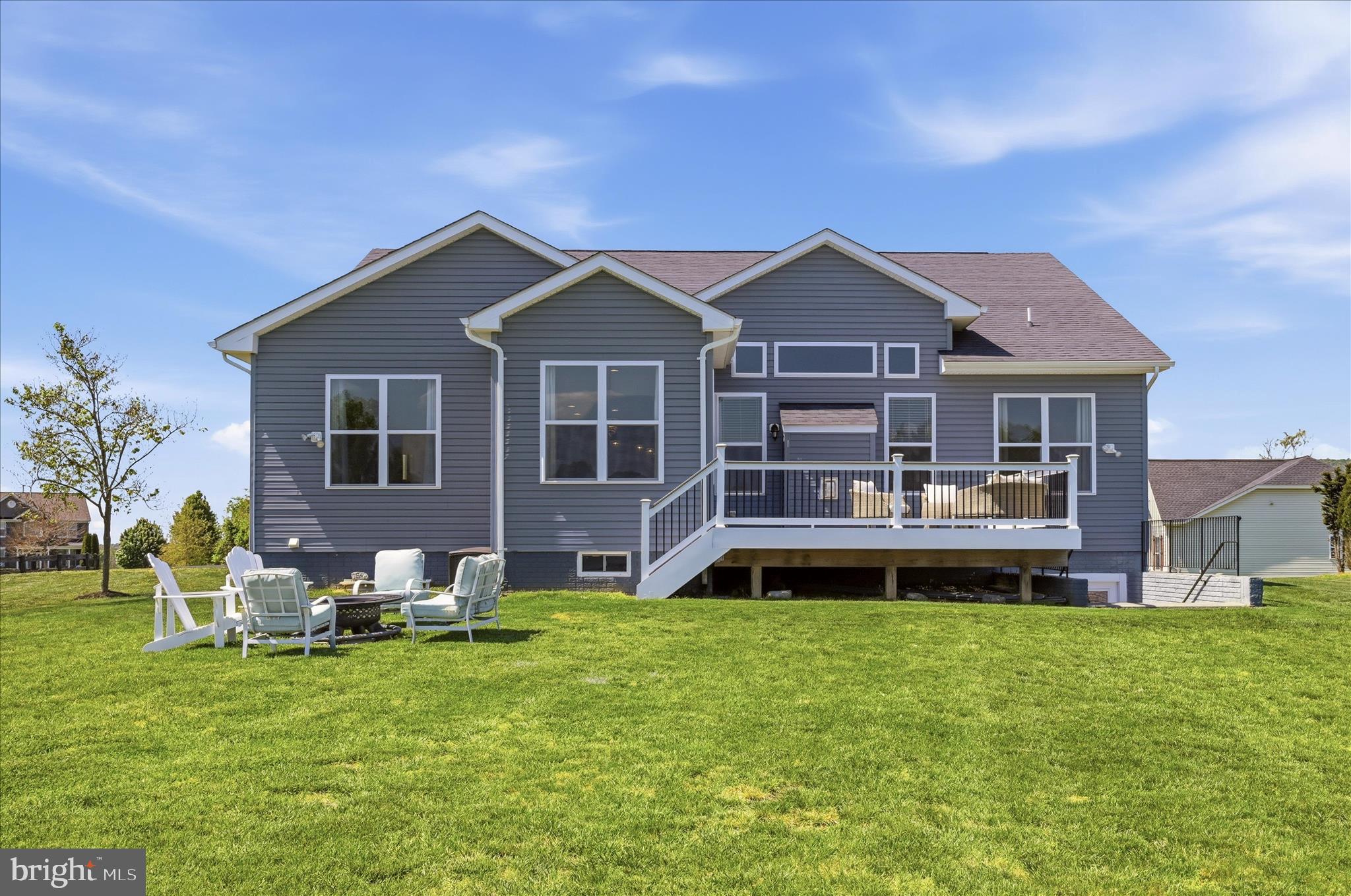 DUTCHMANS CREEK - Residential