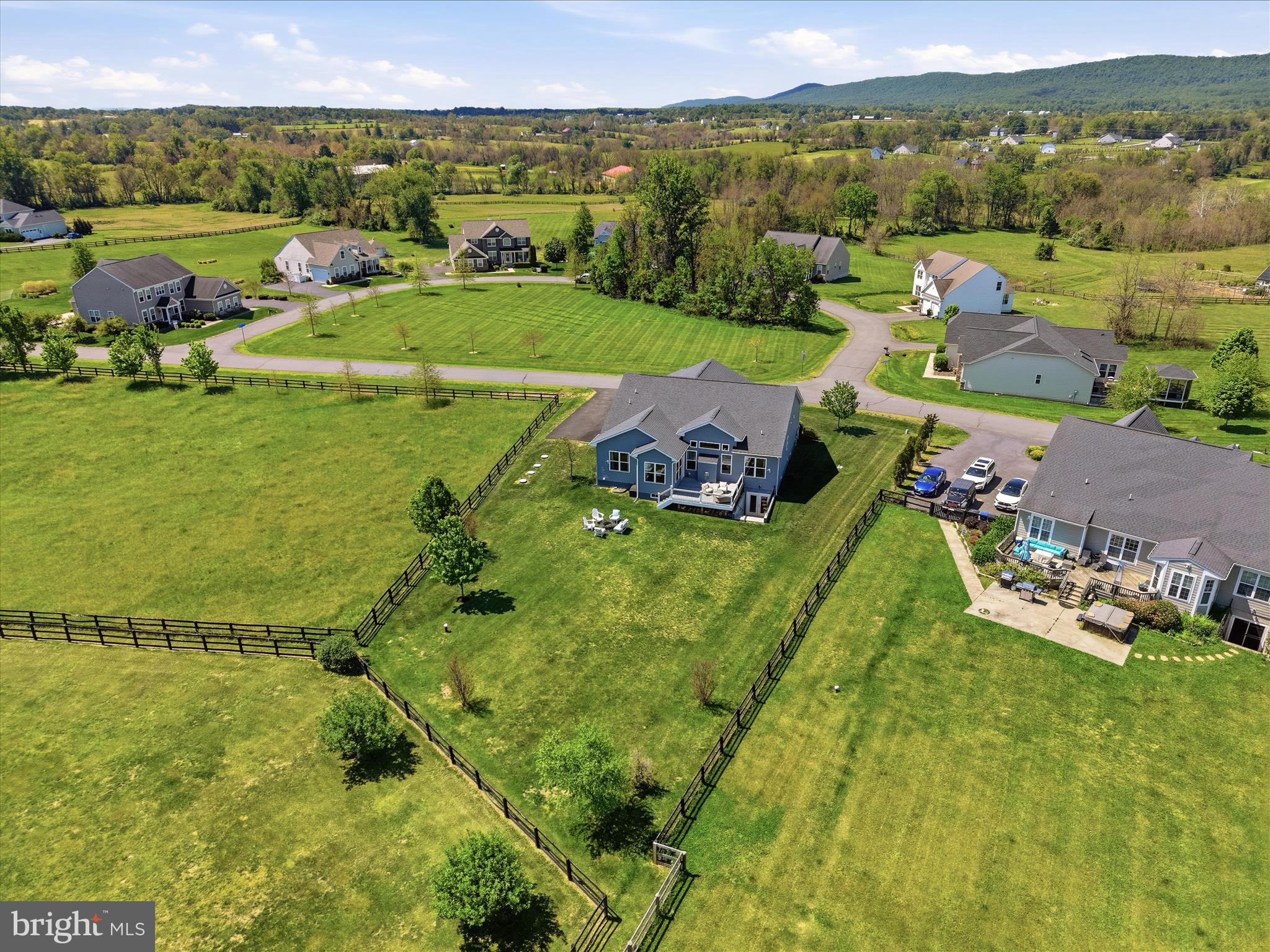 DUTCHMANS CREEK - Residential