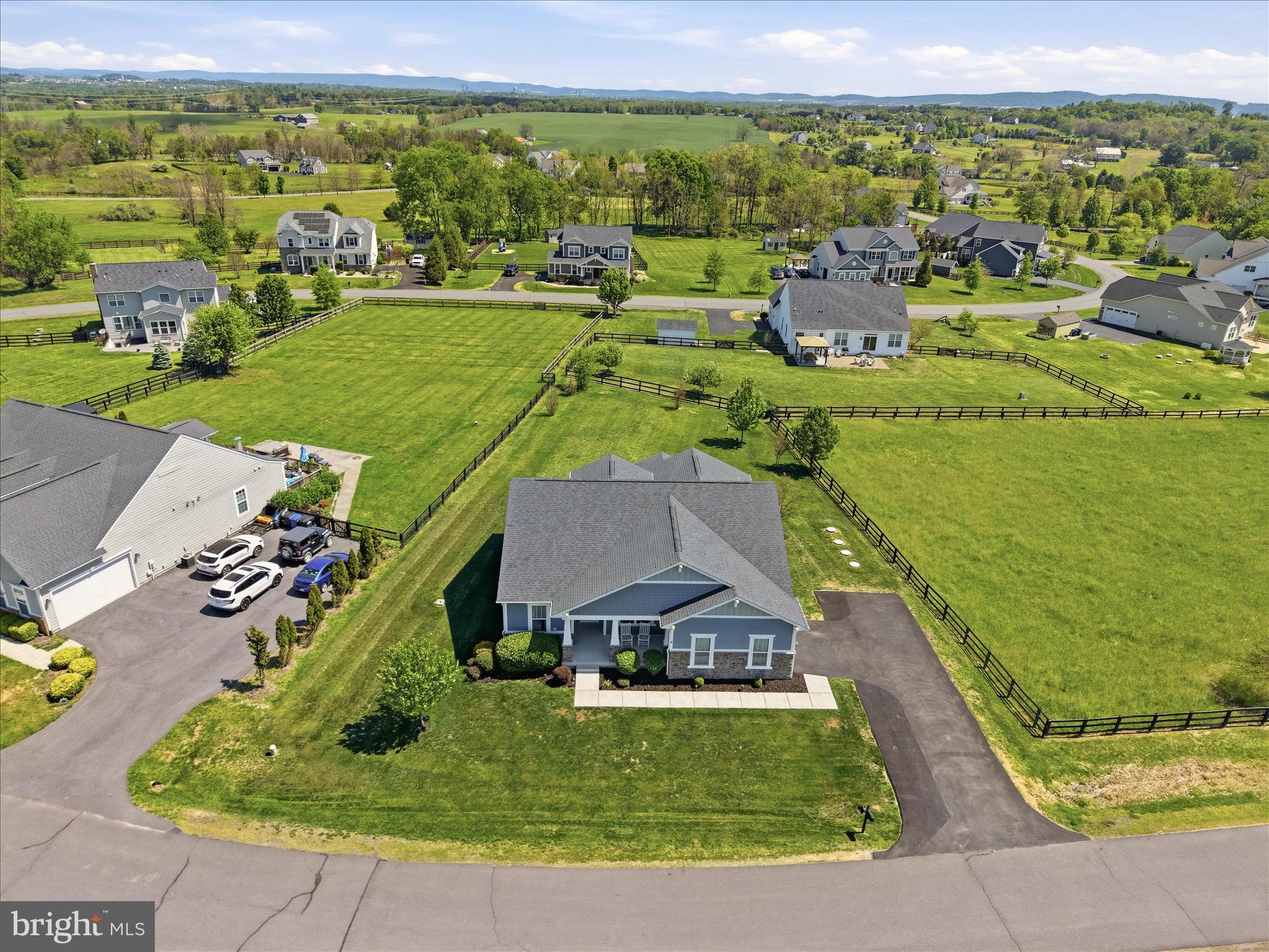 DUTCHMANS CREEK - Residential
