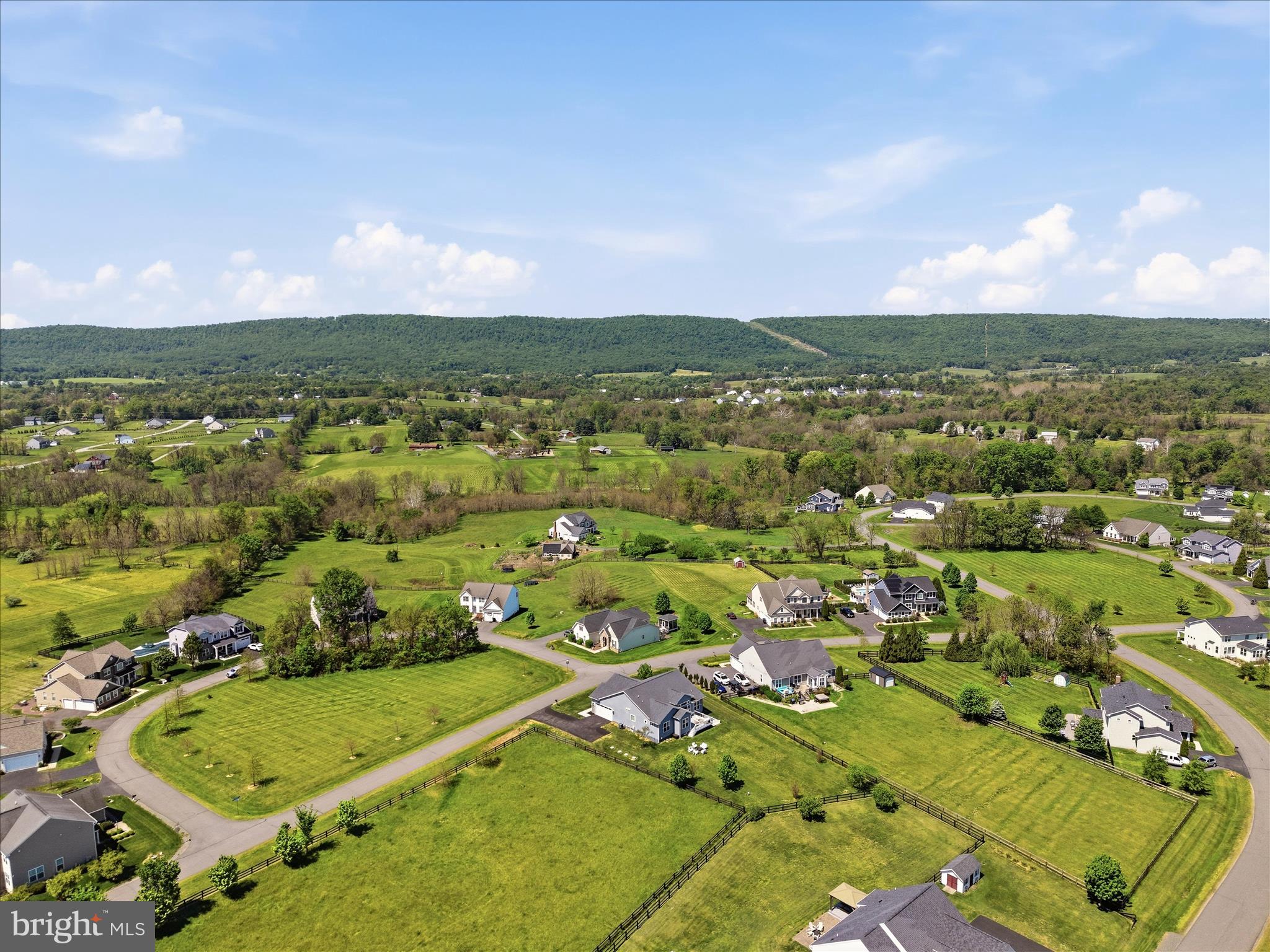 DUTCHMANS CREEK - Residential