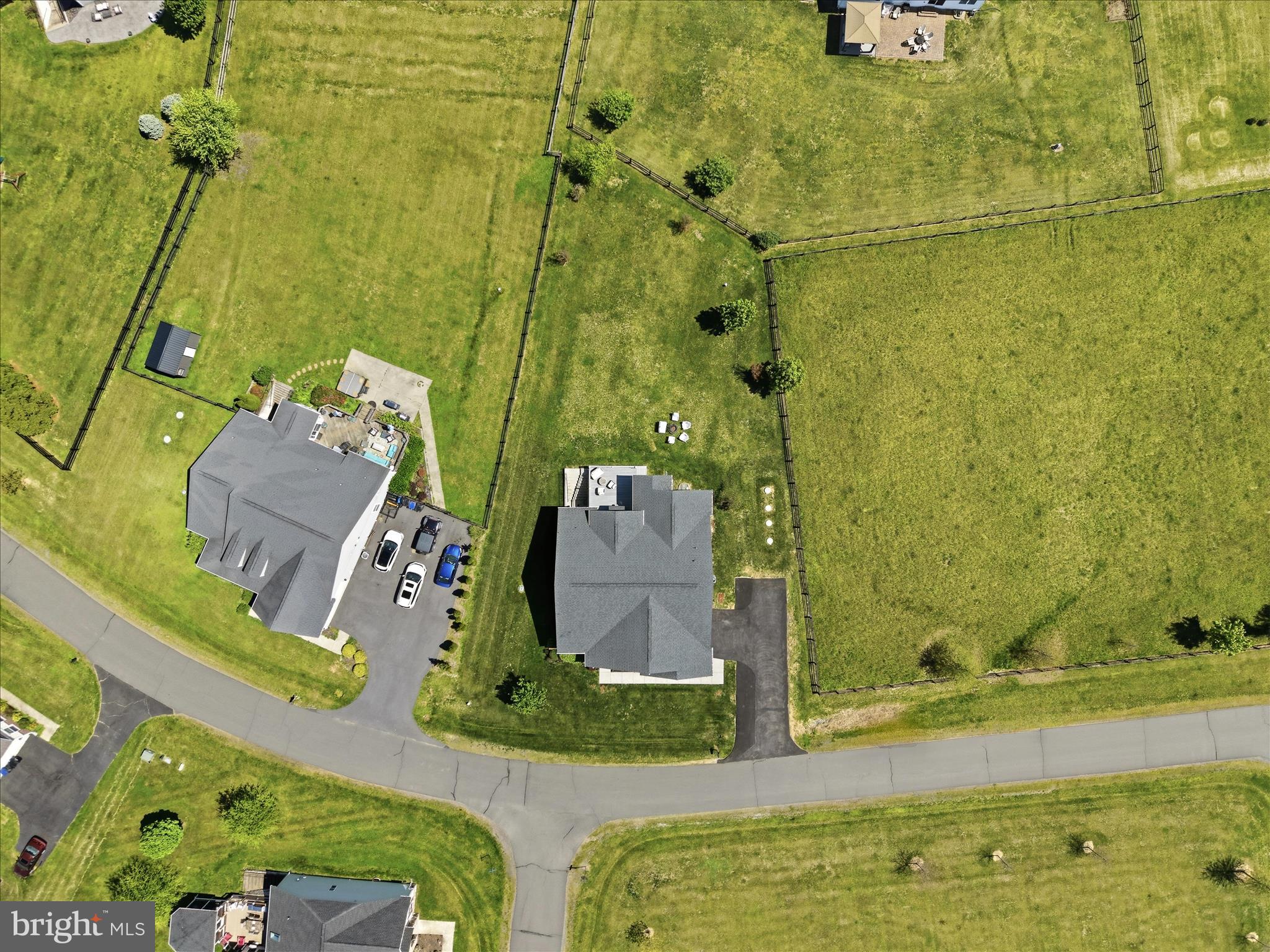 DUTCHMANS CREEK - Residential