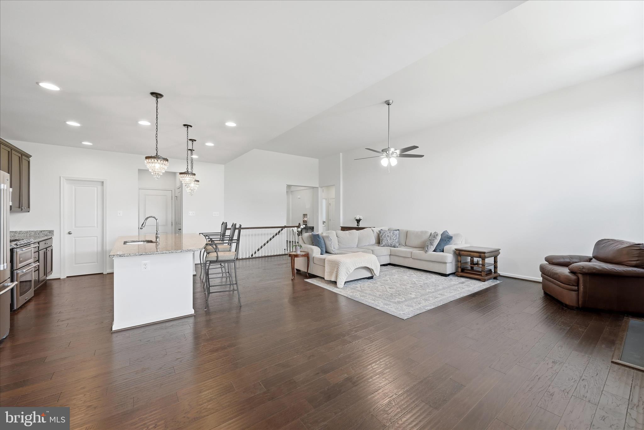 DUTCHMANS CREEK - Residential