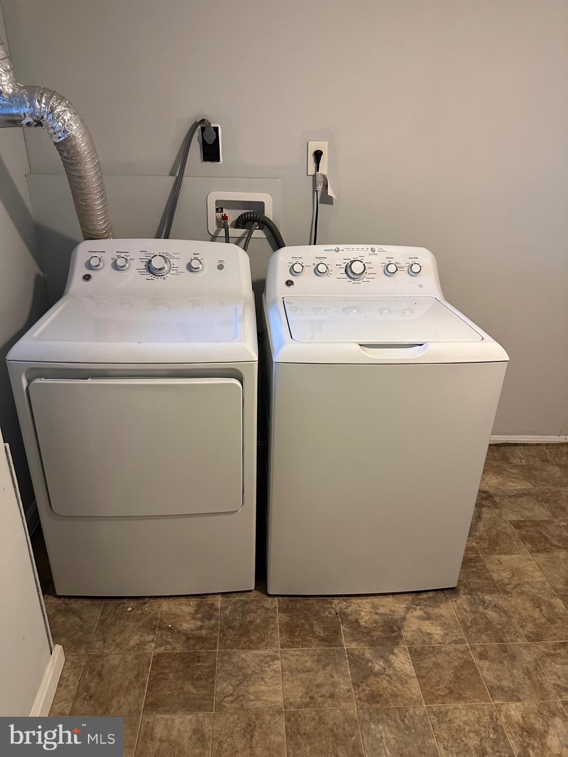 LAURAVILLE HISTORIC DISTRICT - Residential Lease