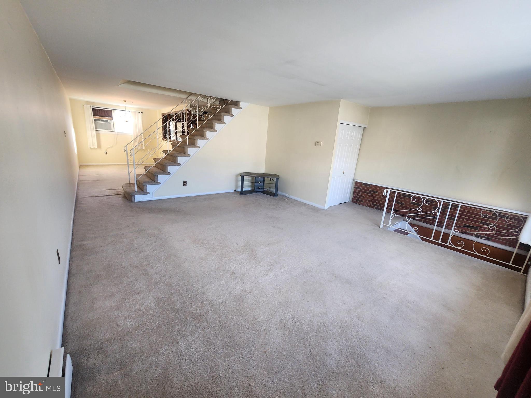 WALTON PARK - Residential Lease