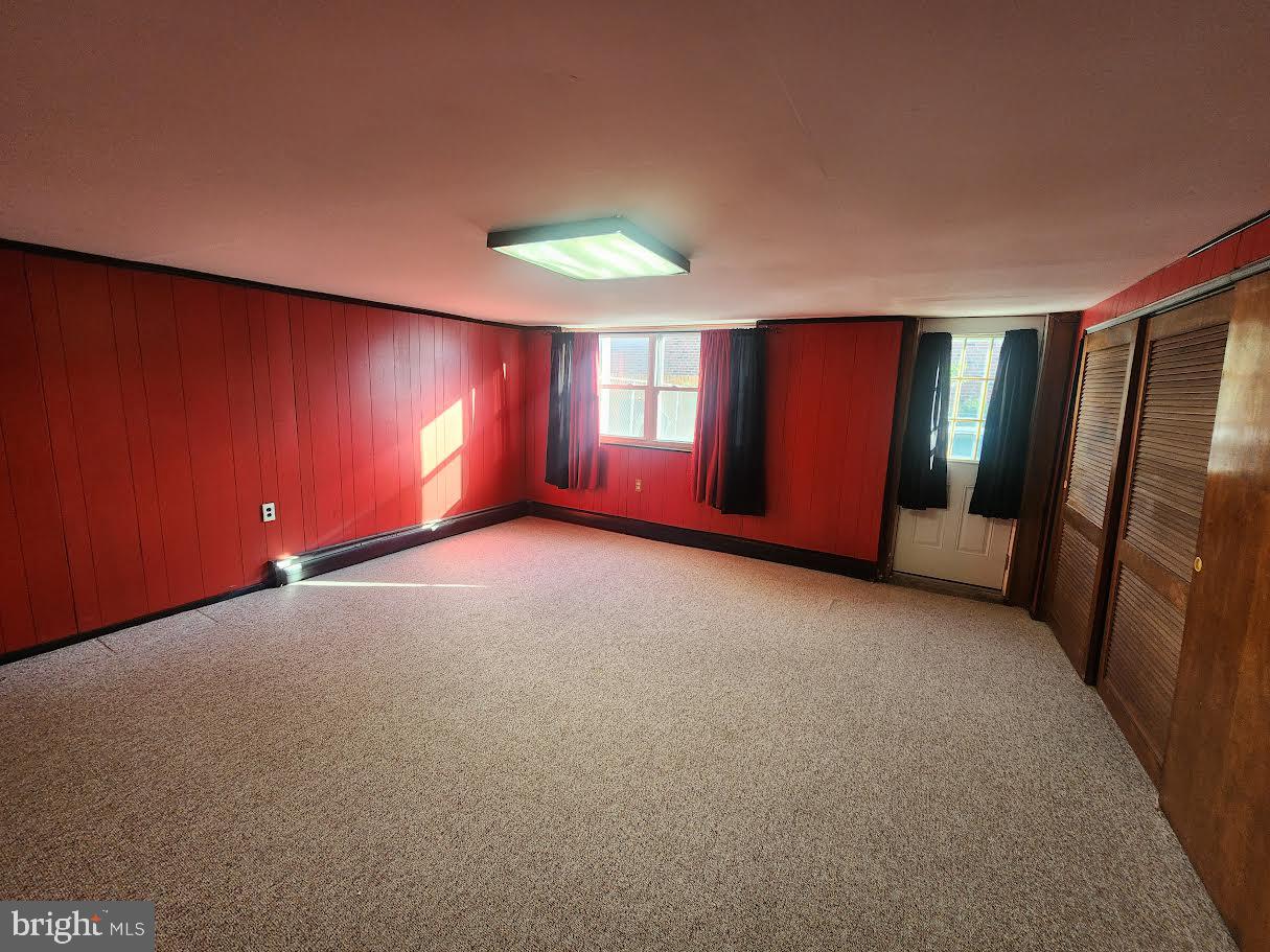 WALTON PARK - Residential Lease