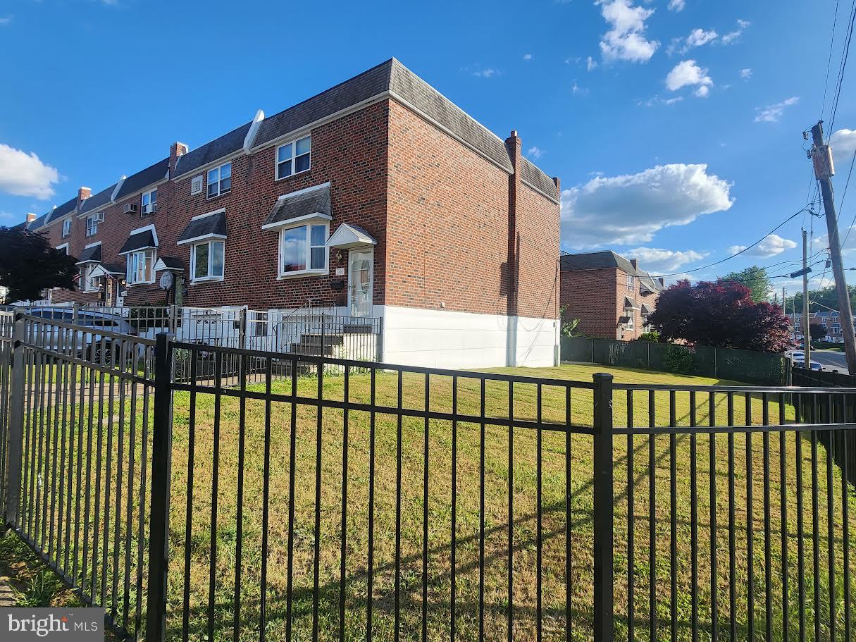 WALTON PARK - Residential Lease