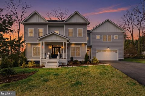 Photo of 1304 Gahant Road, ALEXANDRIA, VA 22308 (MLS # VAFX2295532)