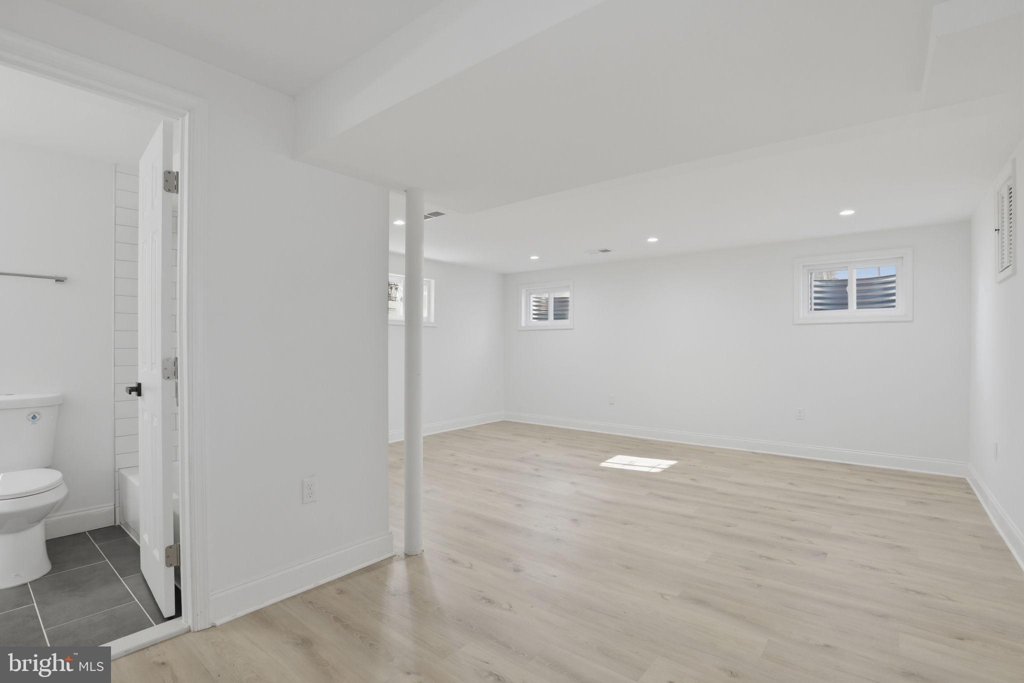 SEVEN OAKS - Residential